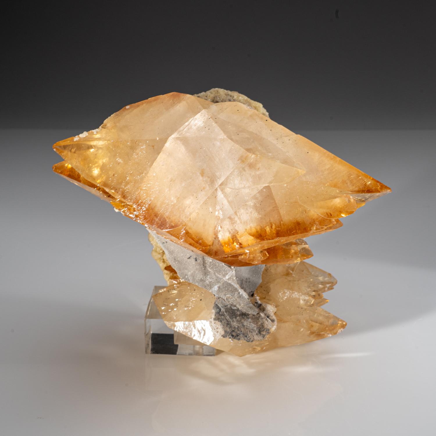 Golden Calcite Crystal from Elmwood Mine, Tennessee (5.15 lbs) In New Condition For Sale In New York, NY