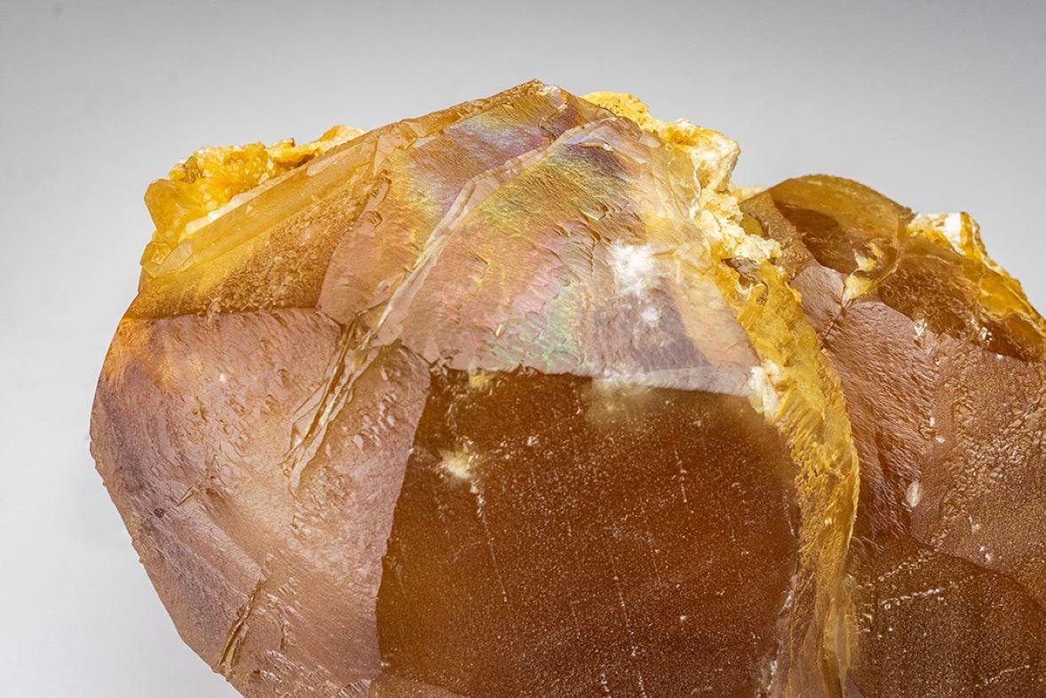 Cristales dorados de calcita de la cantera York Stone, condado de York, Pensilvania Siglo XXI y contemporáneo en venta