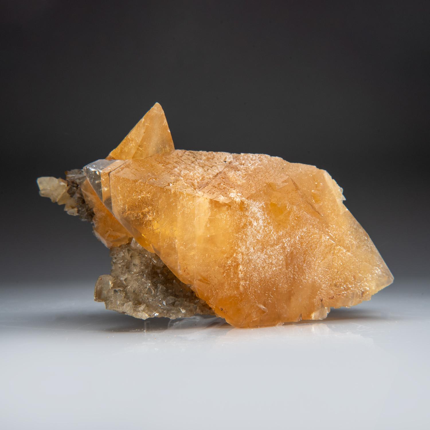 Golden Calcite from Elk Creek, Meade County, South Dakota In New Condition For Sale In New York, NY