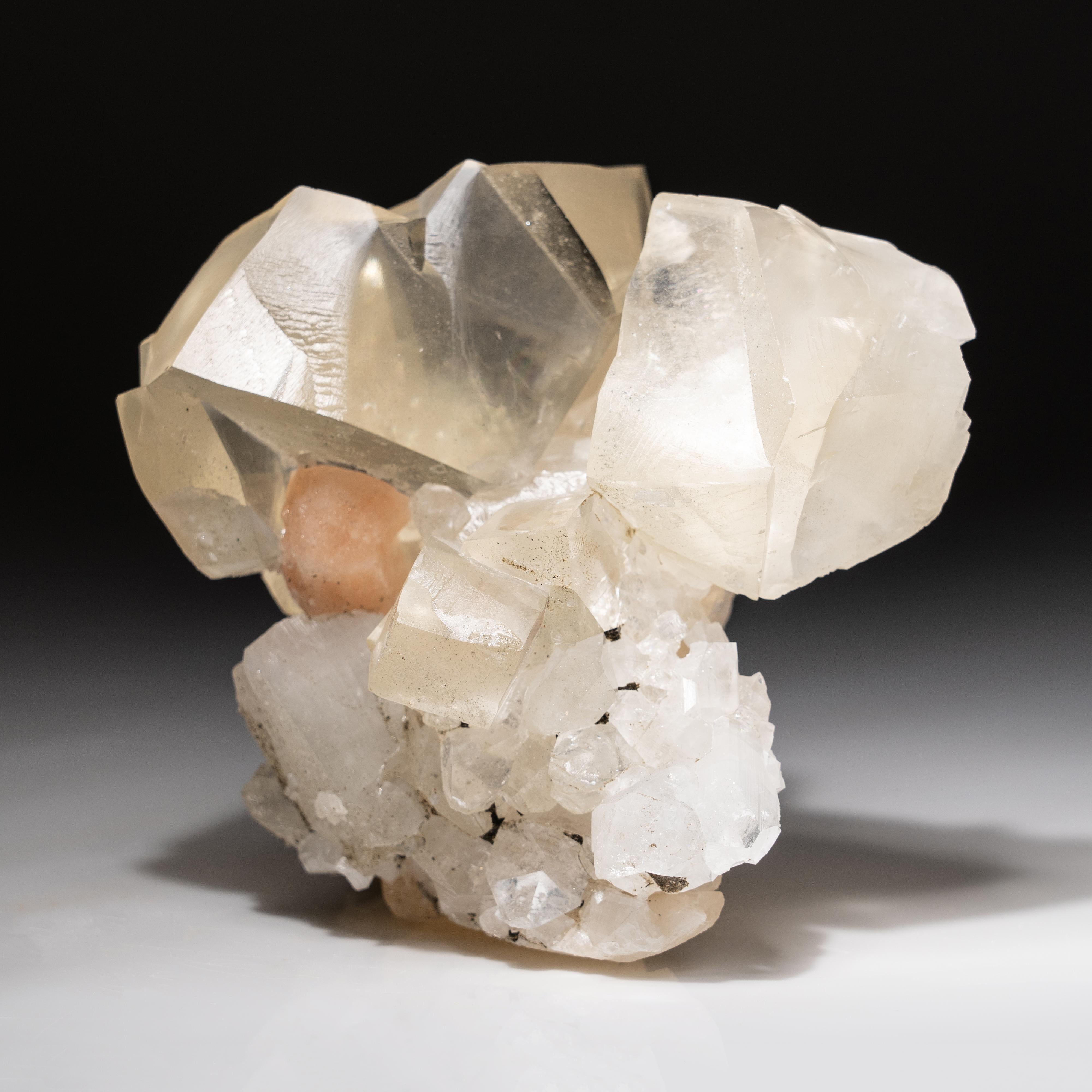Calcite dorata con apofillite dal distretto di Nasik, Maharashtra, India in vendita 3