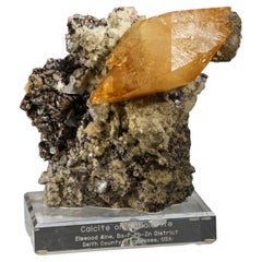 Calcite dorée et cristal de sphalerite provenant de la mine d'ormeau, Tennessee (4 livres)