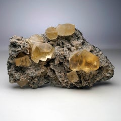Calcite dorata con cristalli gemelli - Miniera di ferro di Sokolovskoe, Kazakistan