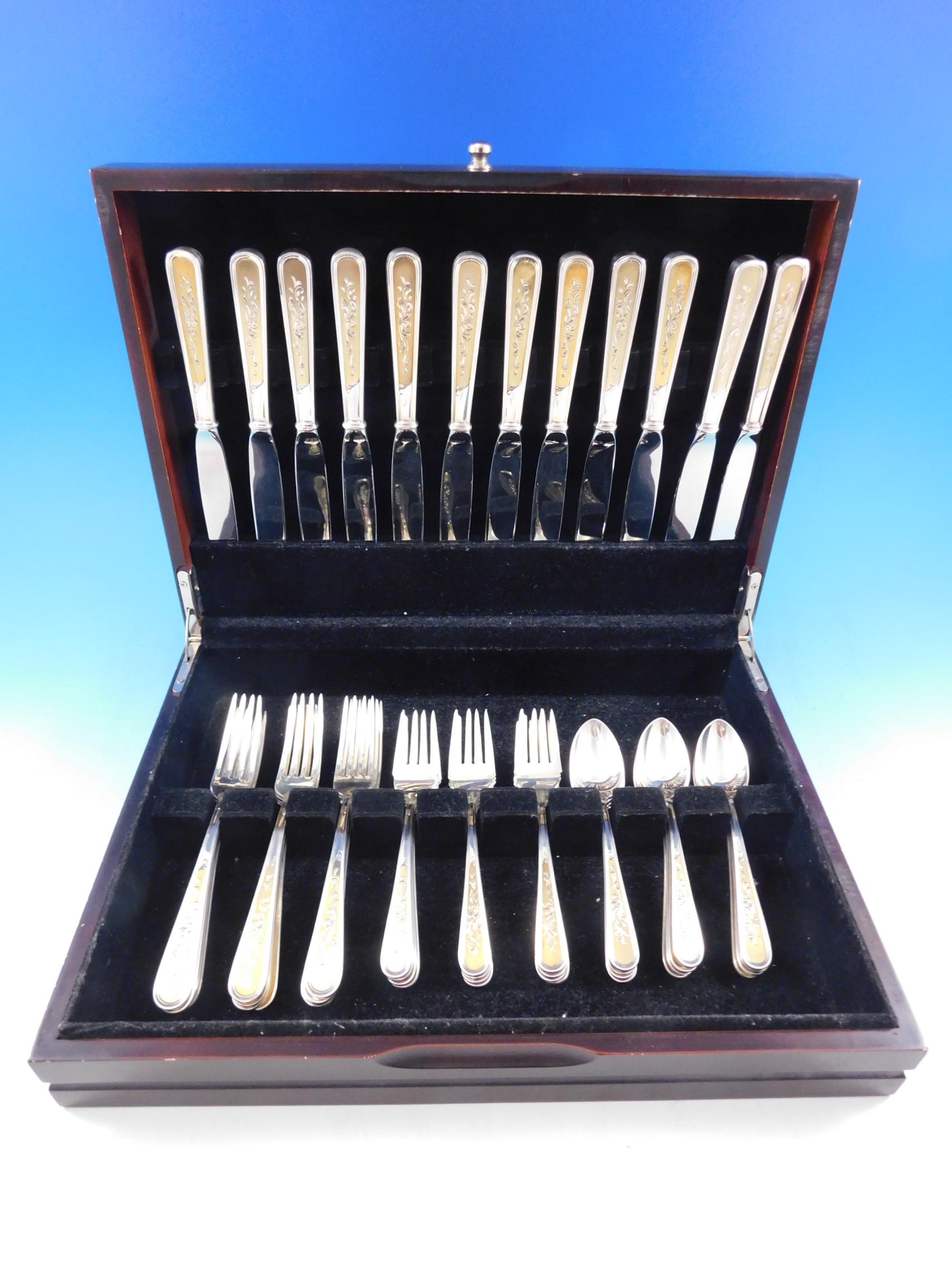 Golden calvert engraved by Kirk-Stieff sterling silver flatware set, 48 pieces. This set includes:

12 knives, 9