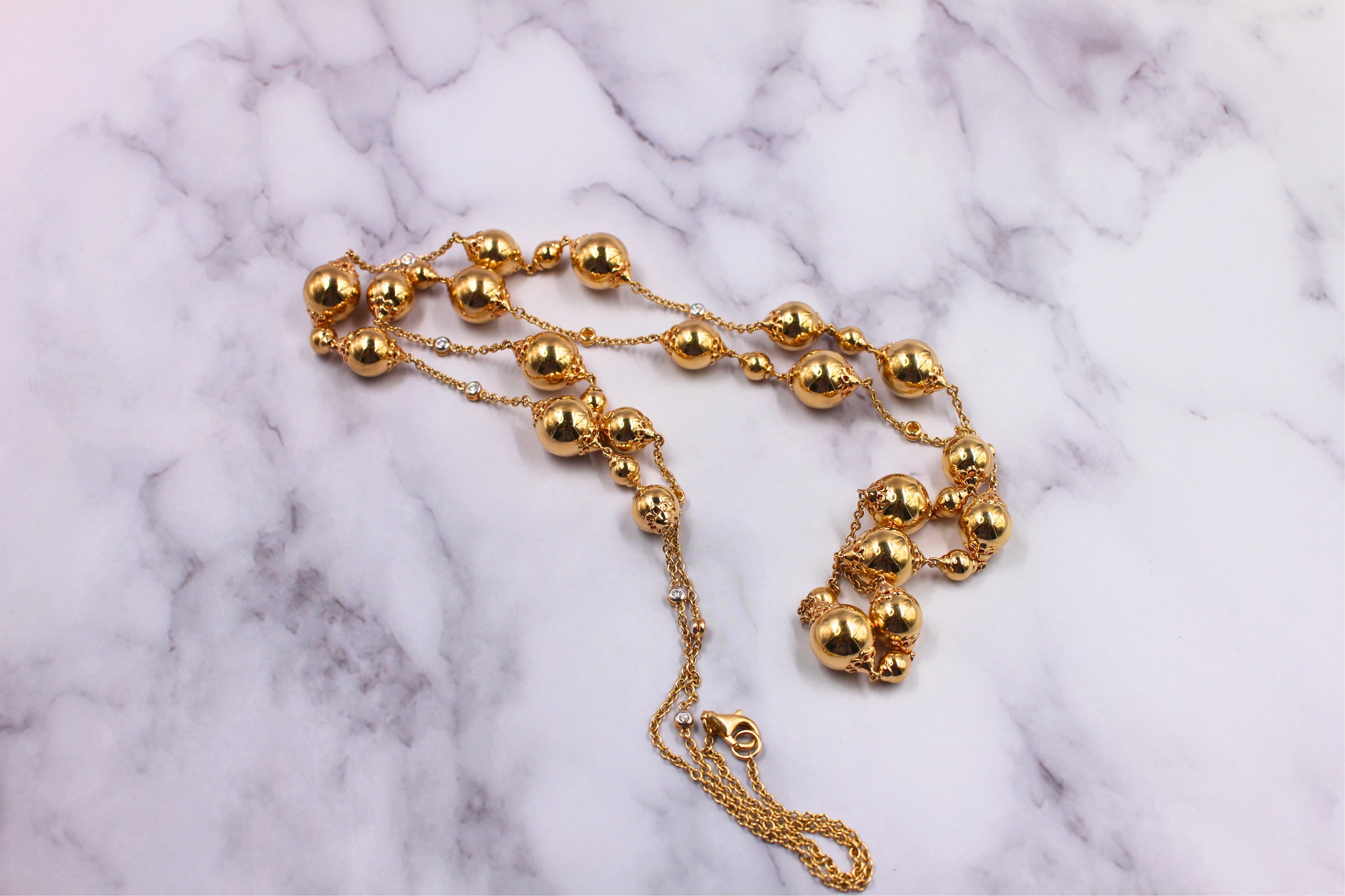 Long collier en or jaune 18 carats avec sphères célestes et diamants Unisexe en vente
