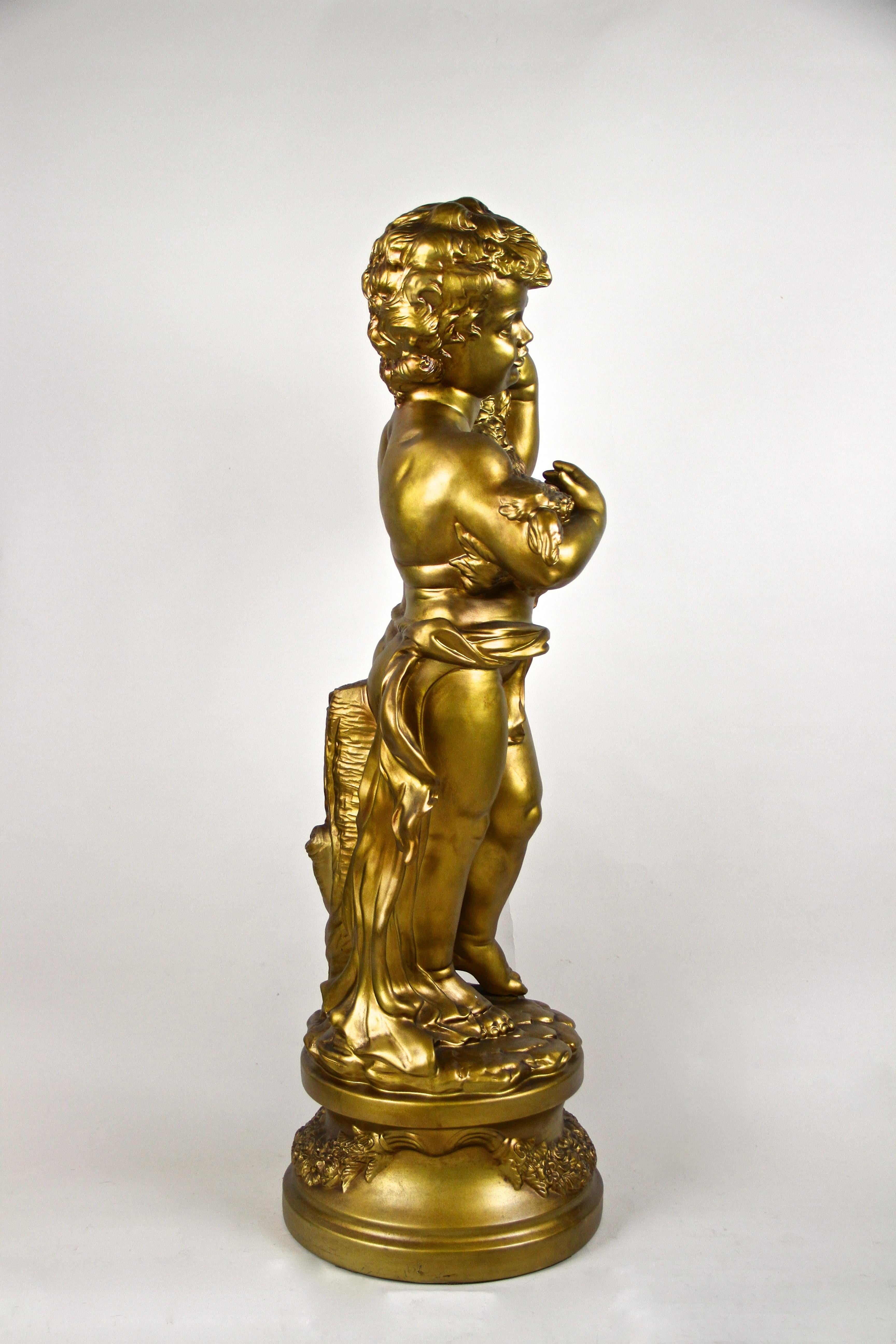 Golden Ceramic Sculpture Putto with Bouquet of Flowers, Austria, circa 1930 3