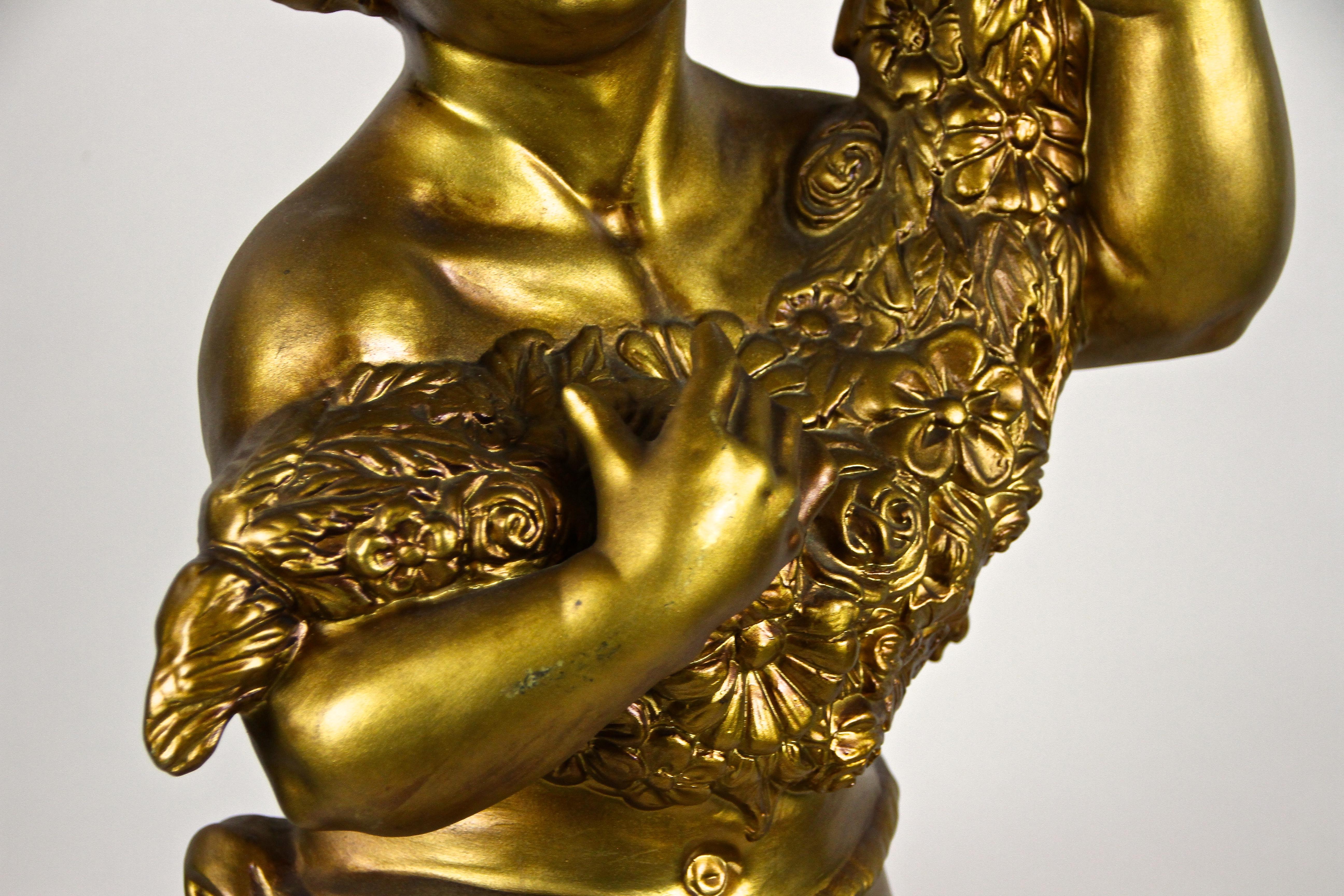 Golden Ceramic Sculpture Putto with Bouquet of Flowers, Austria, circa 1930 6