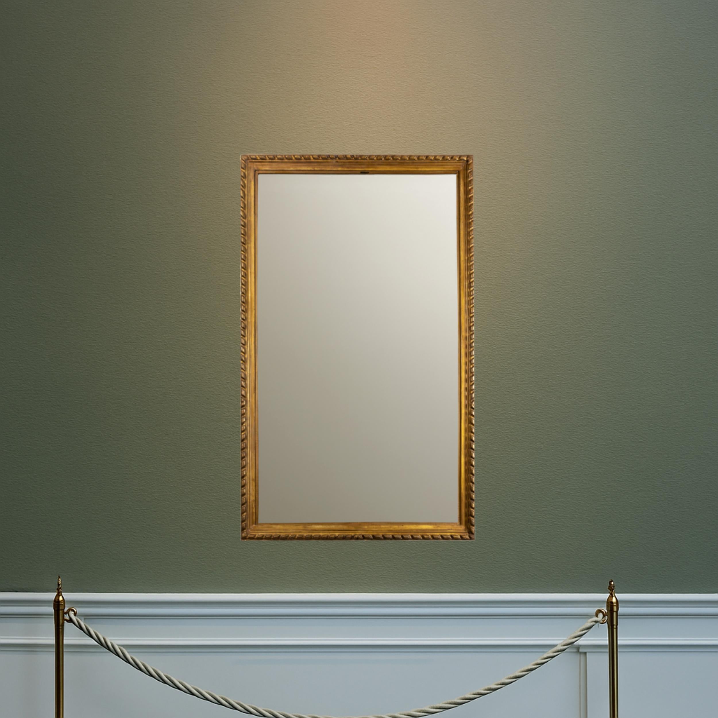 Un miroir en châtaignier français du début du 20e siècle - une pièce élégante idéale pour les intérieurs modernes ou à des fins décoratives.