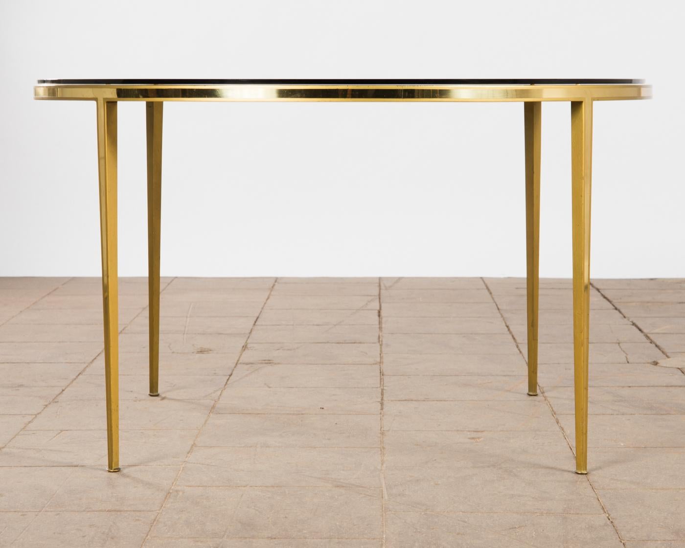 20th Century Golden circular Mid-Century Modern Brass coffee table by Vereinigte Werkstätten For Sale