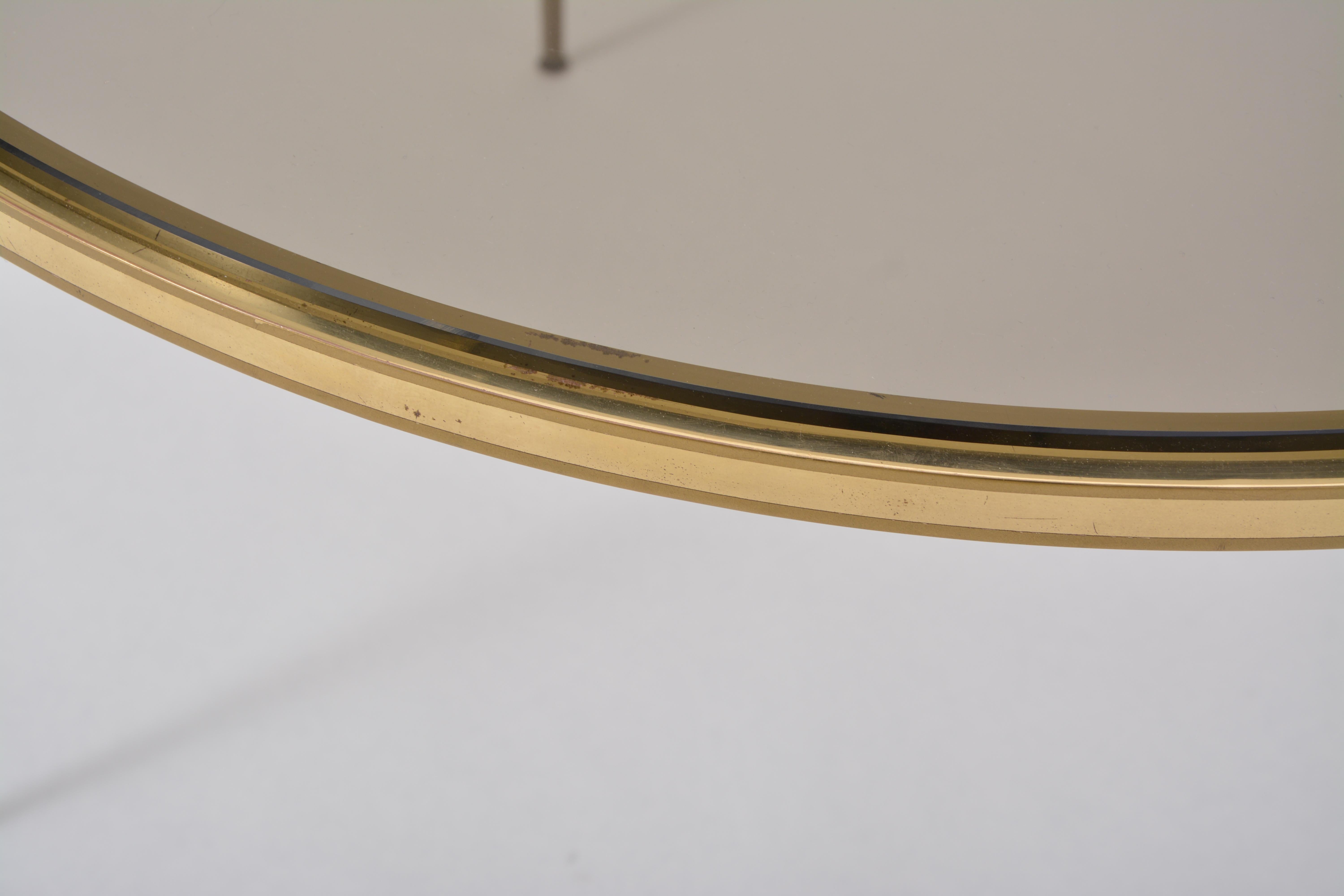 Golden circular Mid-Century Modern Brass coffee table by Vereinigte Werkstätten For Sale 4