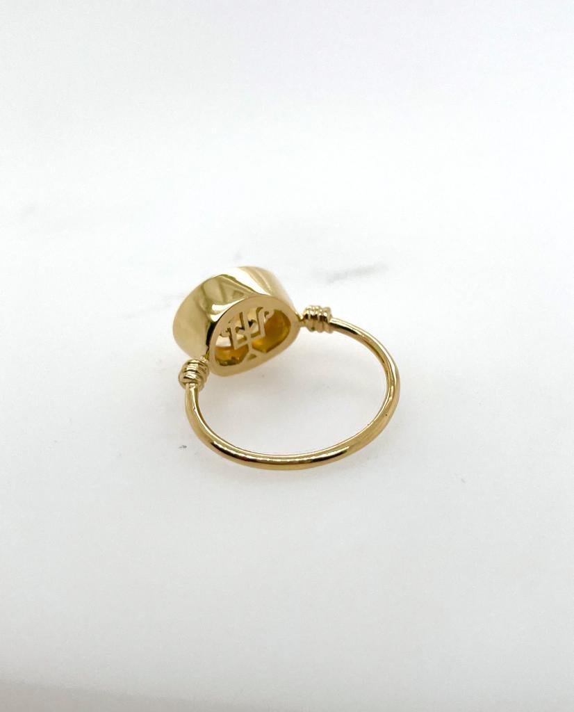Goldener Ring mit goldenem Citrin im Liebesknoten-Stil aus 18 Karat Gelbgold (Ovalschliff) im Angebot