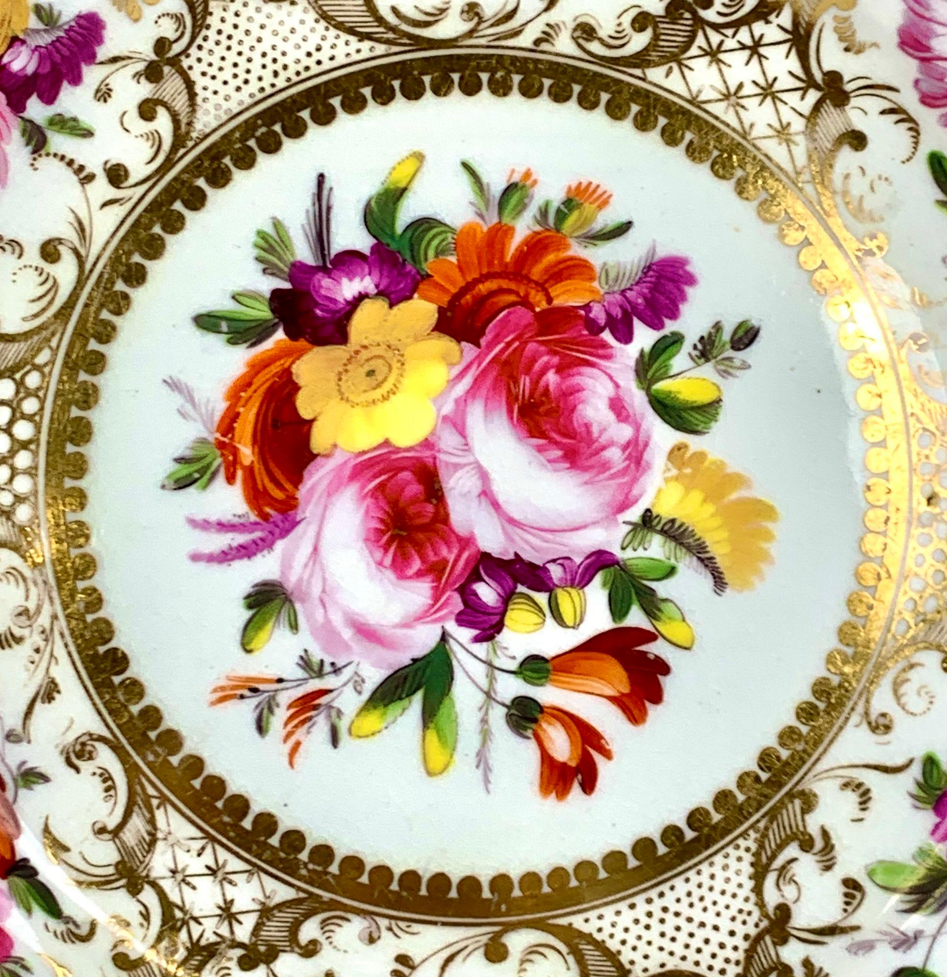 Piatto d'oro di Coalport dipinto a mano in Inghilterra, circa 1825 In condizioni ottime in vendita a Katonah, NY