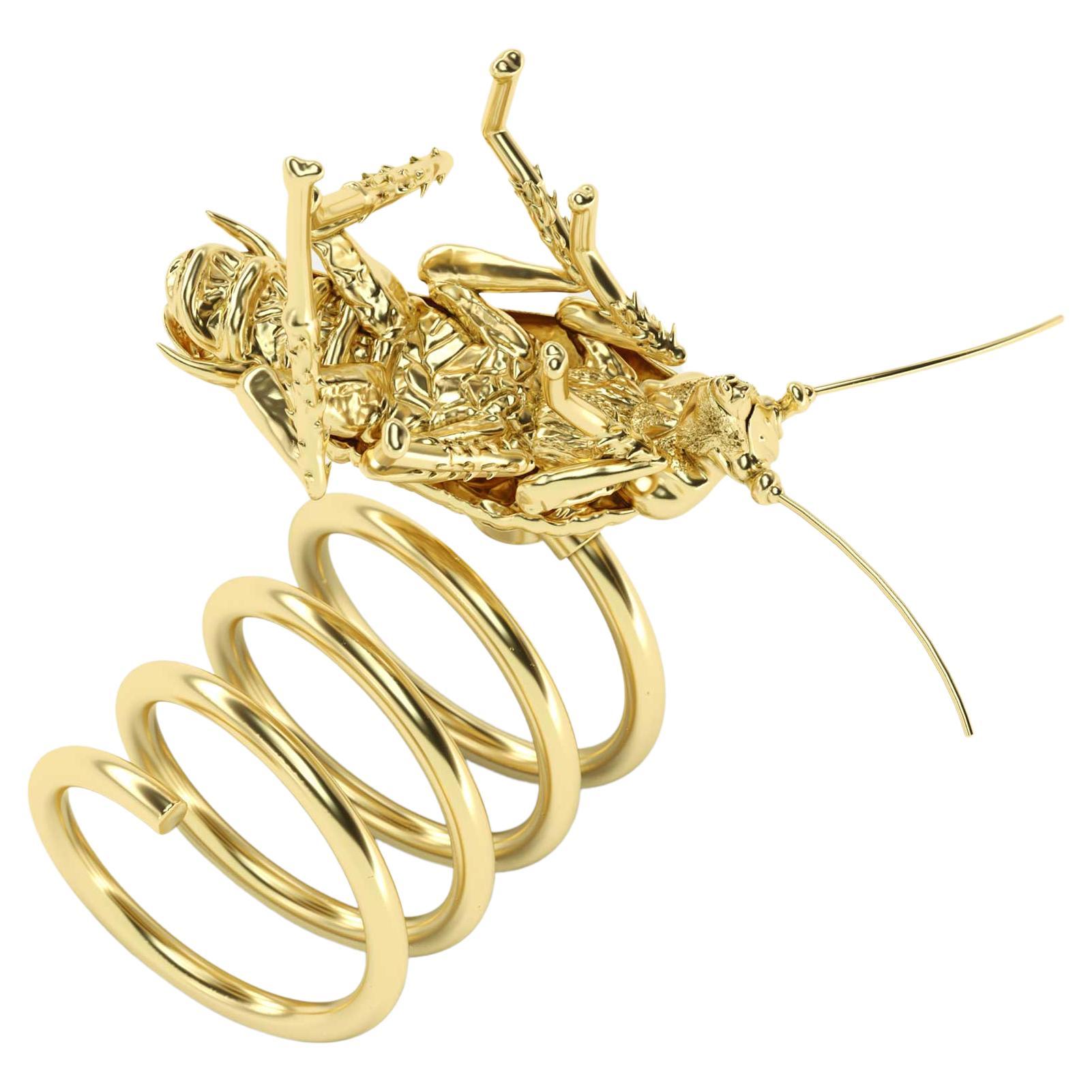 Golden cocktail ring with realistic nature, 18k Yellow Gold For Sale