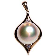 Ciondolo con perle dei mari del sud e diamanti color oro in oro giallo 18 carati