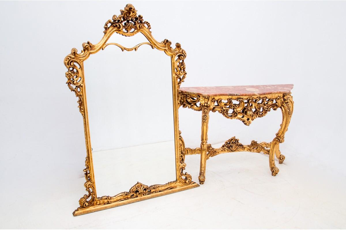 Console with mirror, France, mid-20th century.

Very good condition.

dimensions

mirror: height 157 cm, width 112 cm

console height 85 cm width 123 cm depth 35 cm.