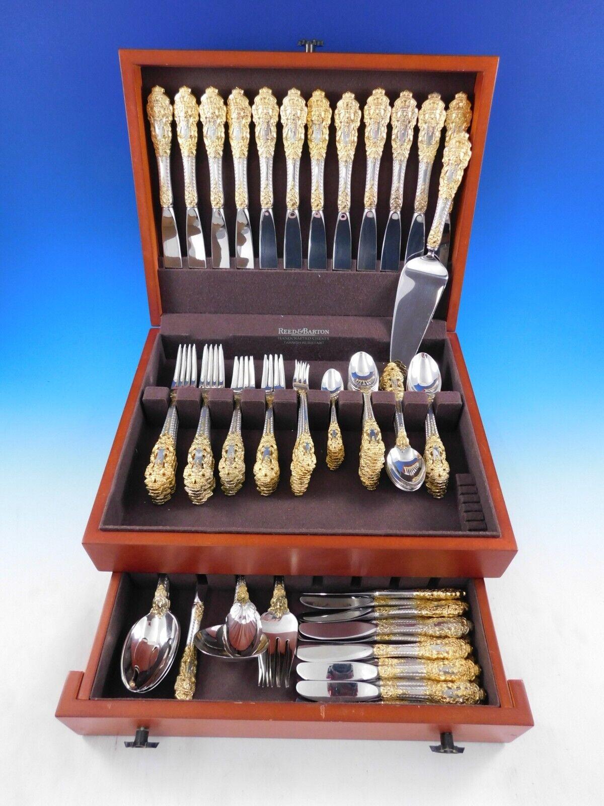 Monumental Dinner size Golden Crown Baroque von Gorham Sterlingsilber mit Goldakzenten Bestecksatz - 105 Teile. Dieses Muster ist groß, schwer und beeindruckend. Dieses Set enthält:

12 Tafelmesser, 9 7/8