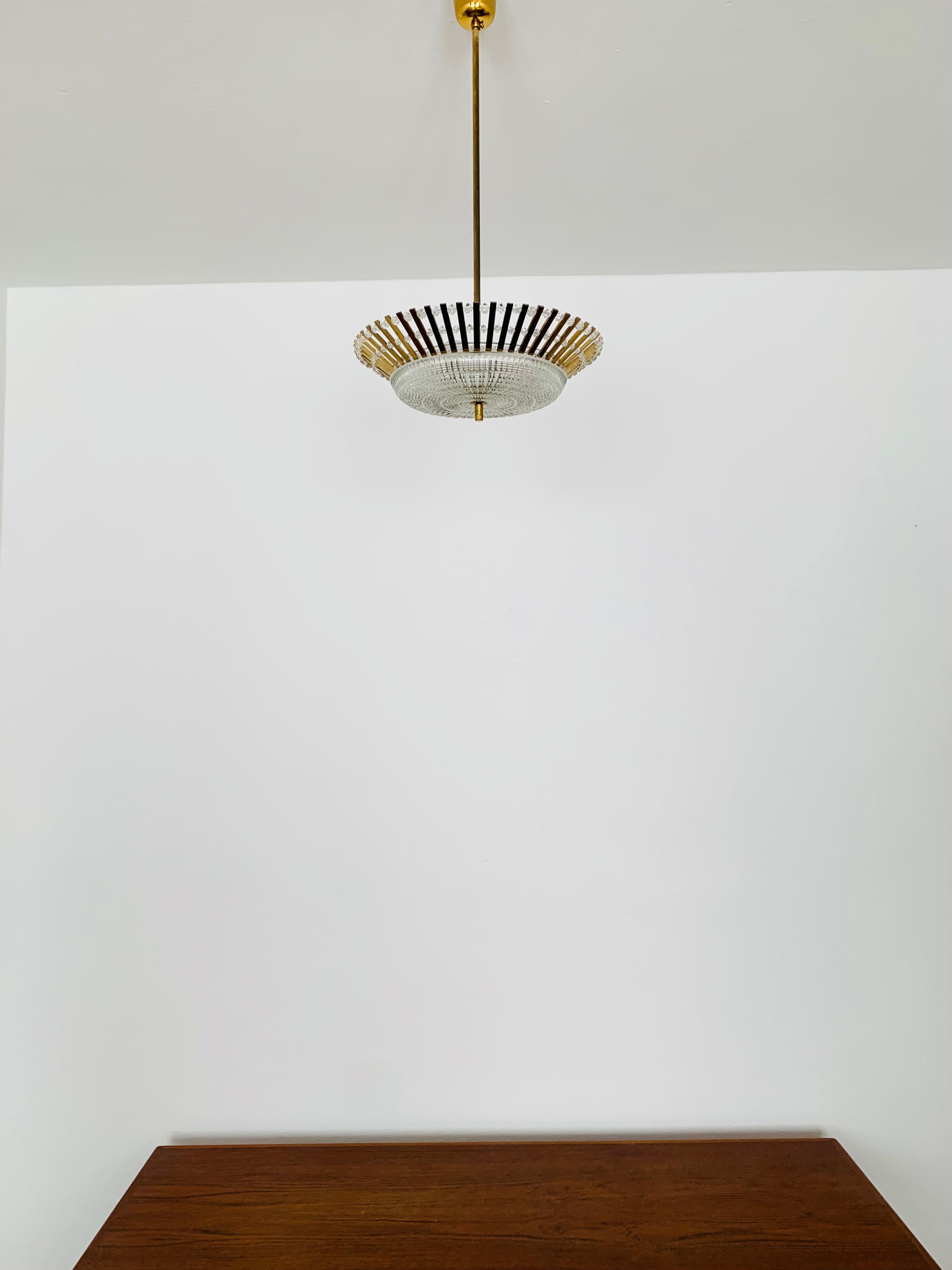 Austriaco Lampadario in cristallo dorato di Palwa in vendita