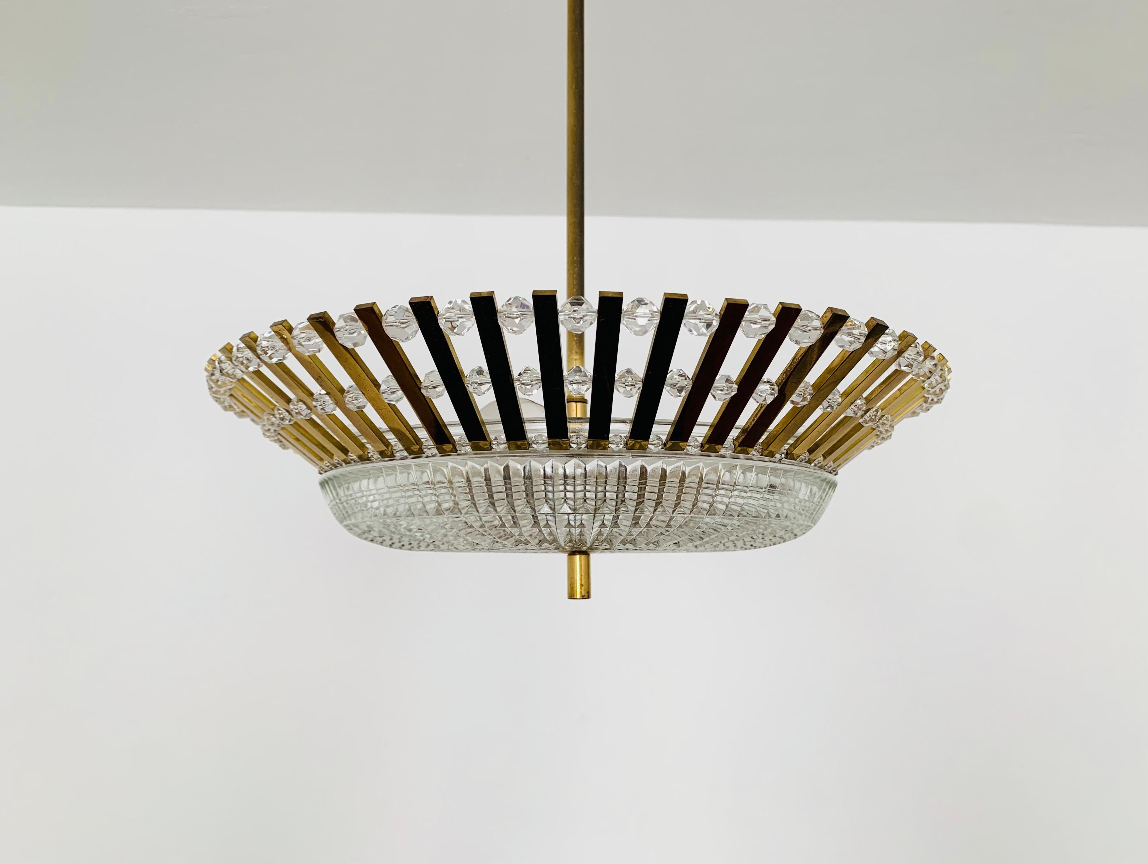 Lampadario in cristallo dorato di Palwa In condizioni buone in vendita a München, DE