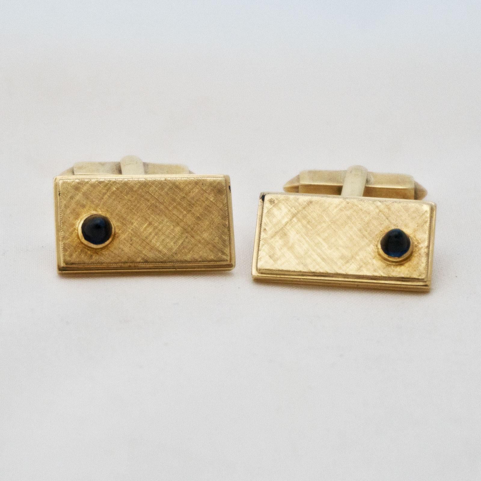 Golden Cufflinks with Sapphire In Good Condition For Sale In Berlin, DE