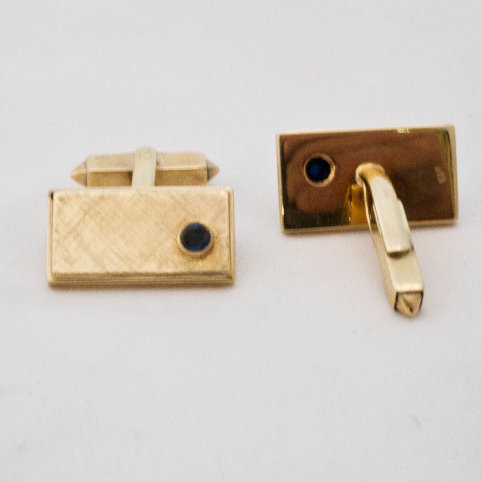Golden Cufflinks with Sapphire For Sale 3