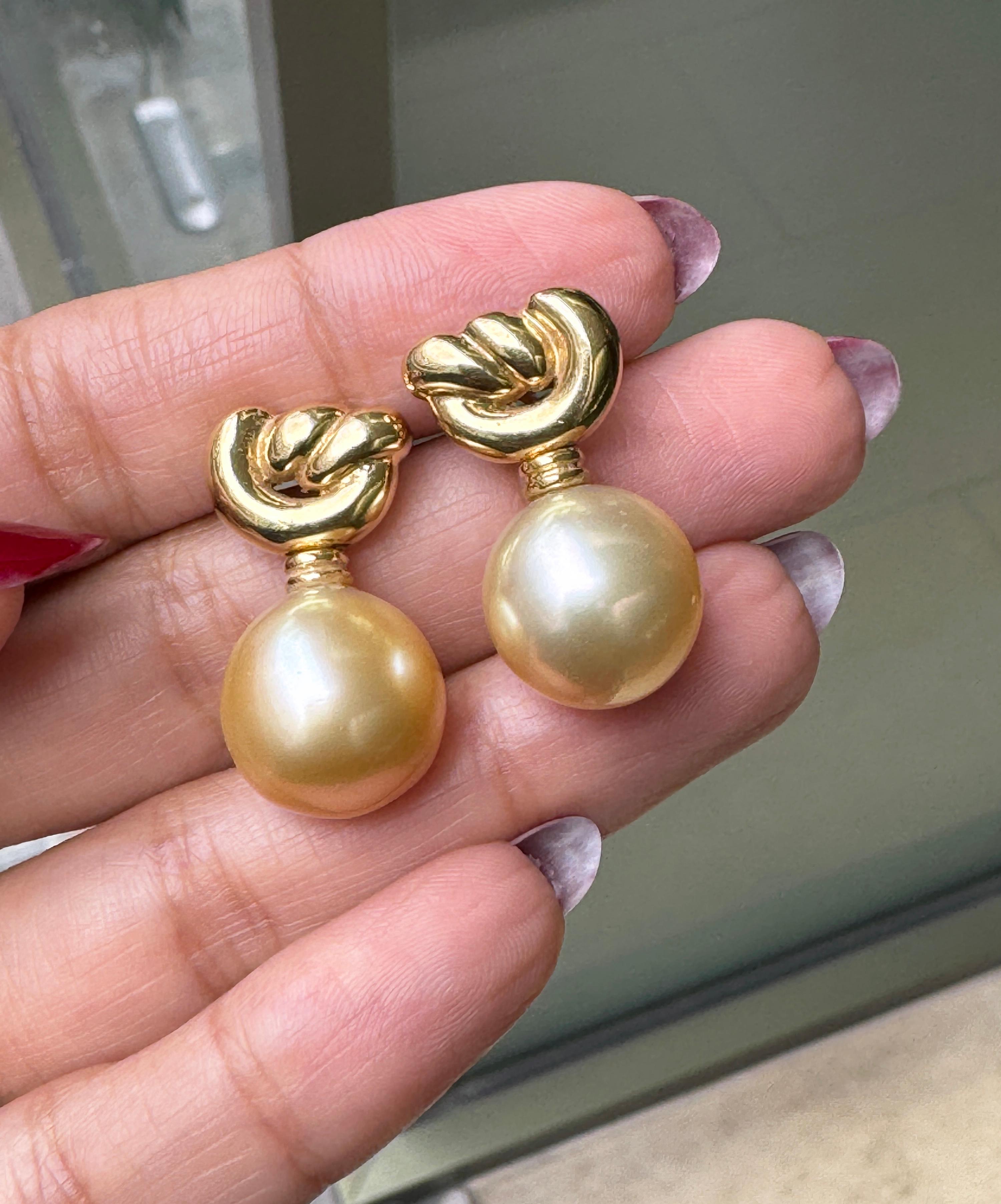 Round Cut Golden Cultured Pearl and 18 Carat Yellow Gold Love Knot Dangle Earrings For Sale
