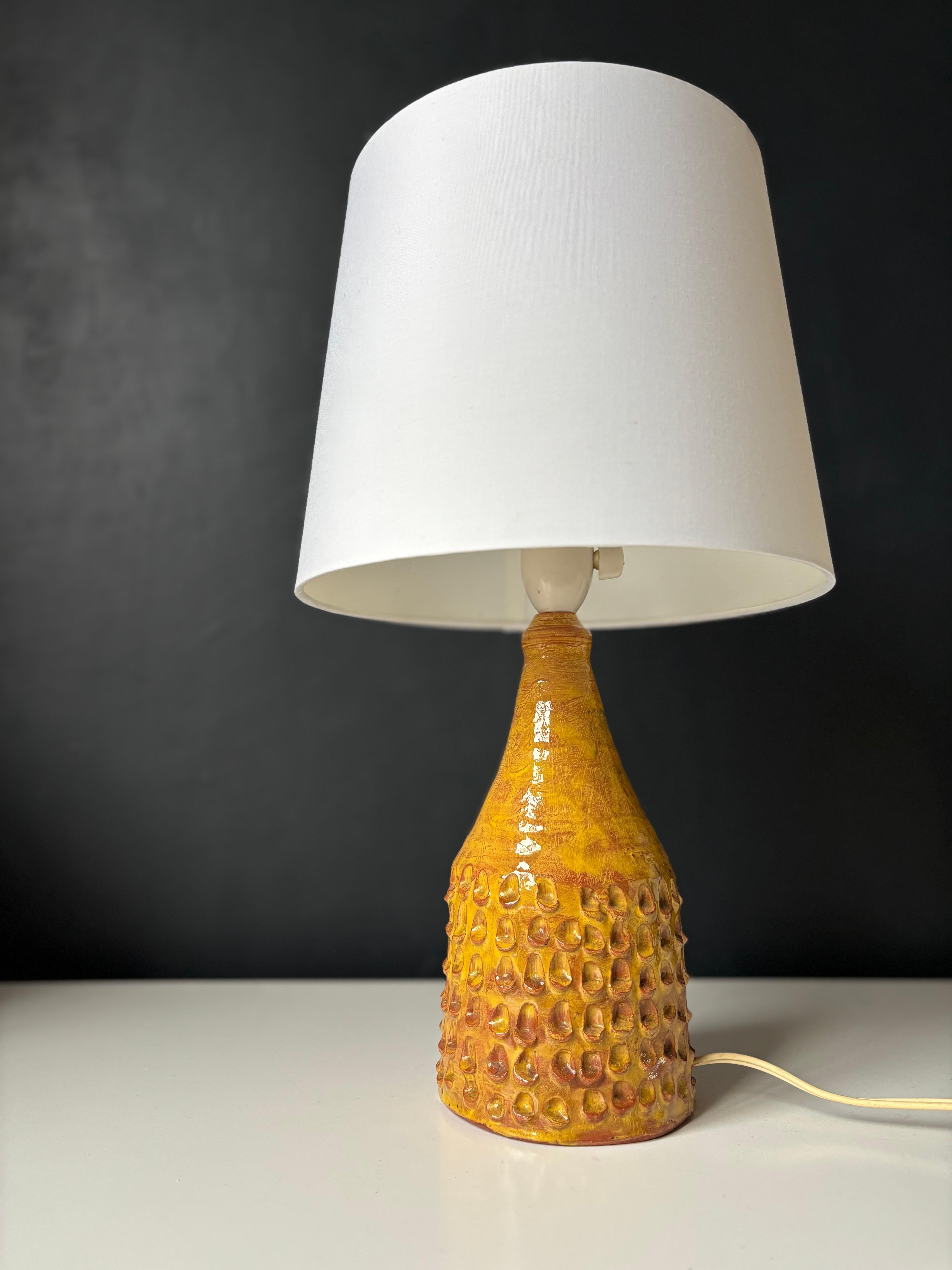 Danois Lampe en céramique émaillée à boucles dorées, Danemark, années 1960 en vente