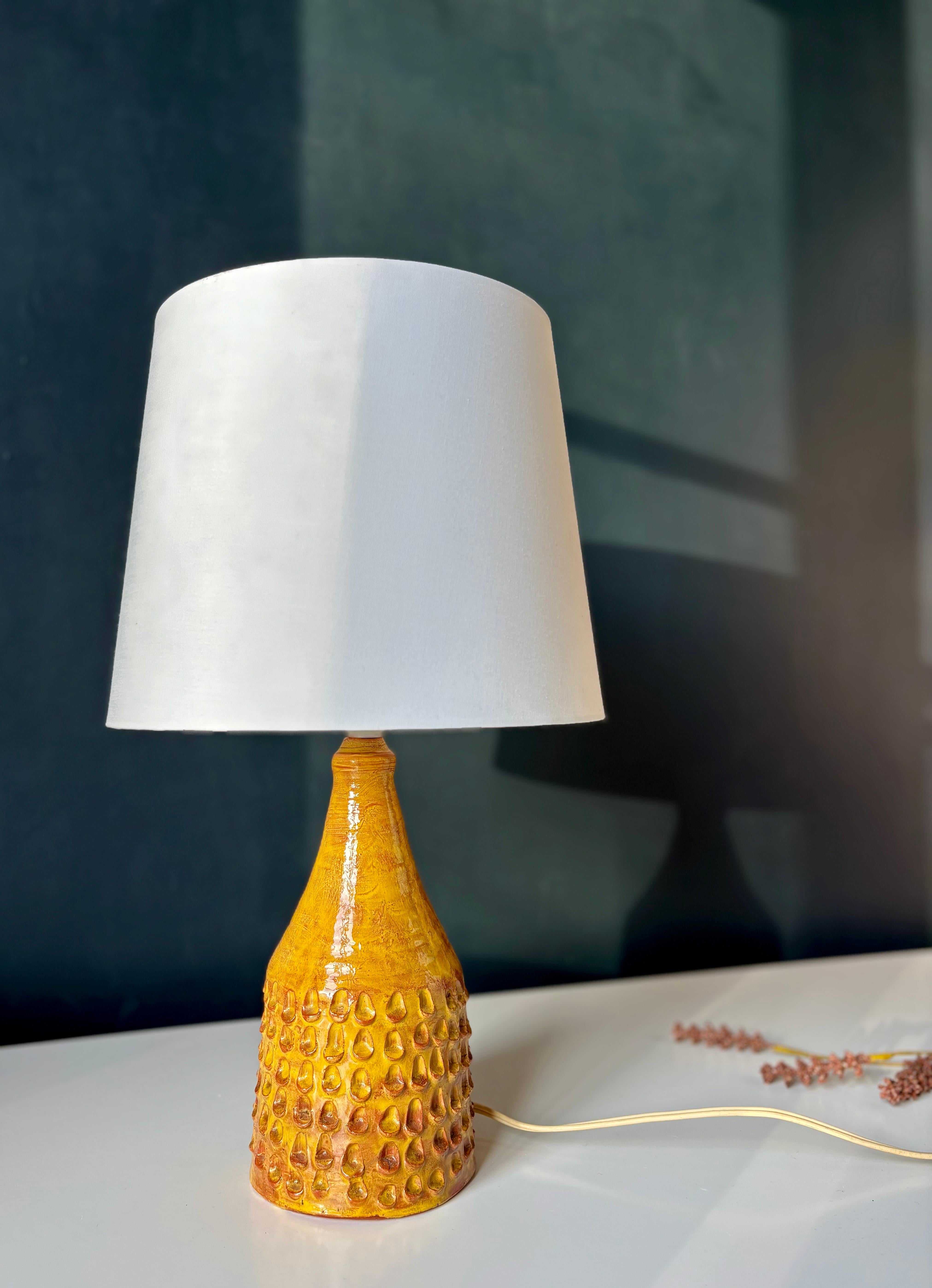 Mid-Century Modern Lampe en céramique émaillée à boucles dorées, Danemark, années 1960 en vente