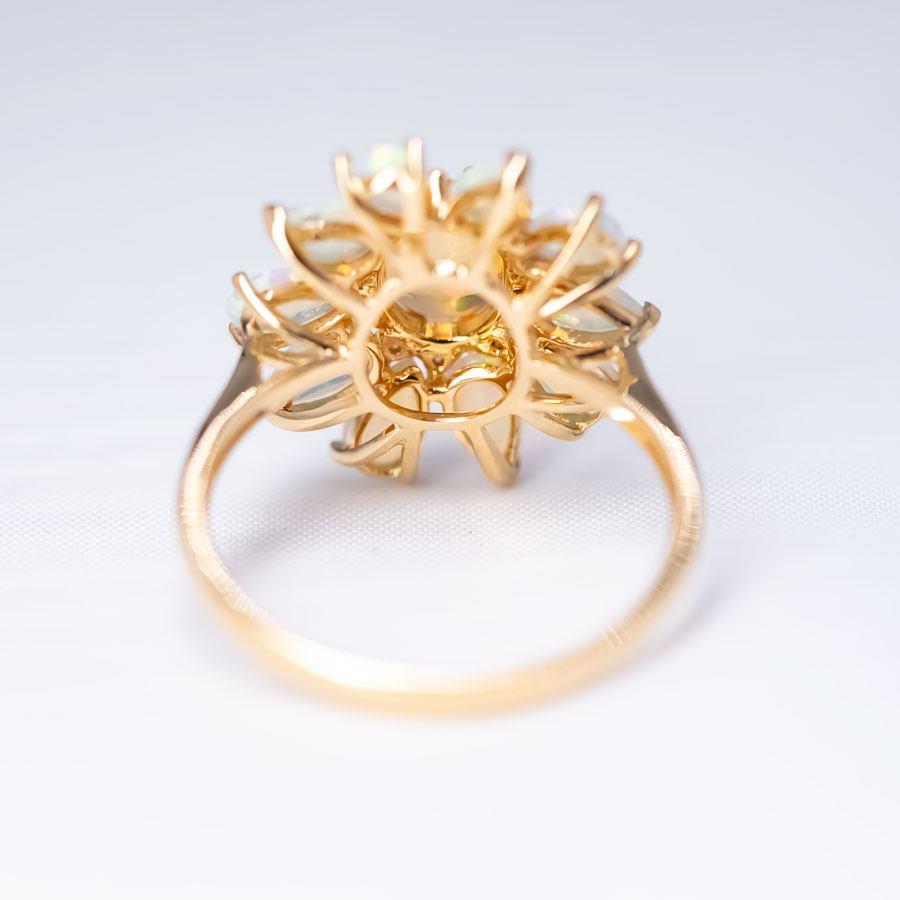 Golden Dahlia - Bague de fiançailles avec diamant floral en opale de feu et opale australienne Unisexe en vente