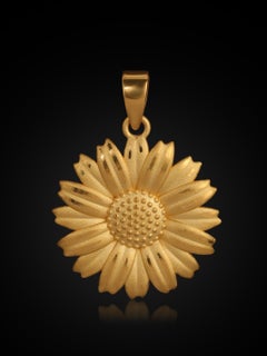 Golden Daisy Pendant in 24k Gold