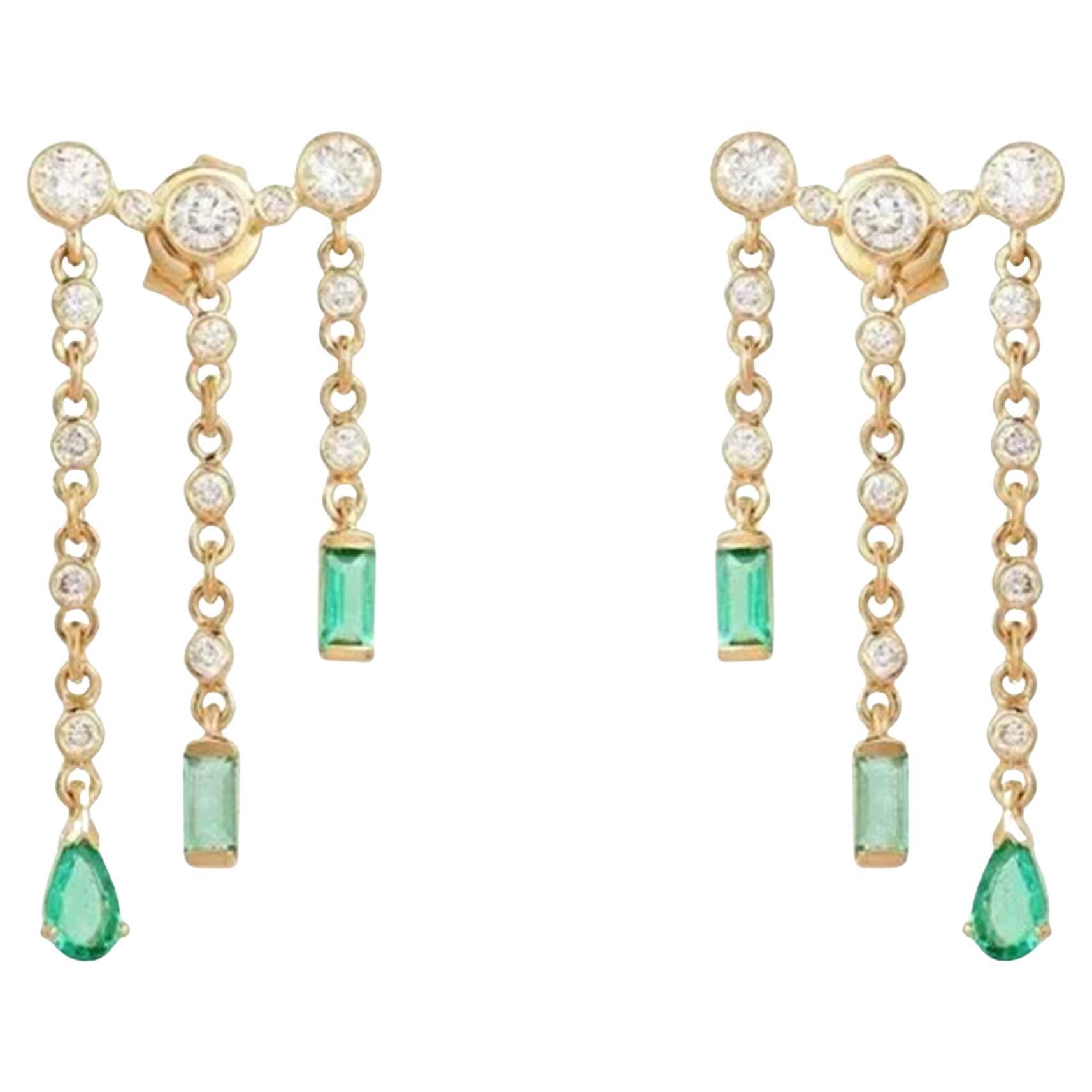 Orecchini pendenti in oro giallo 14 carati con diamante da 0,79 ct e smeraldo da 0,68 ct