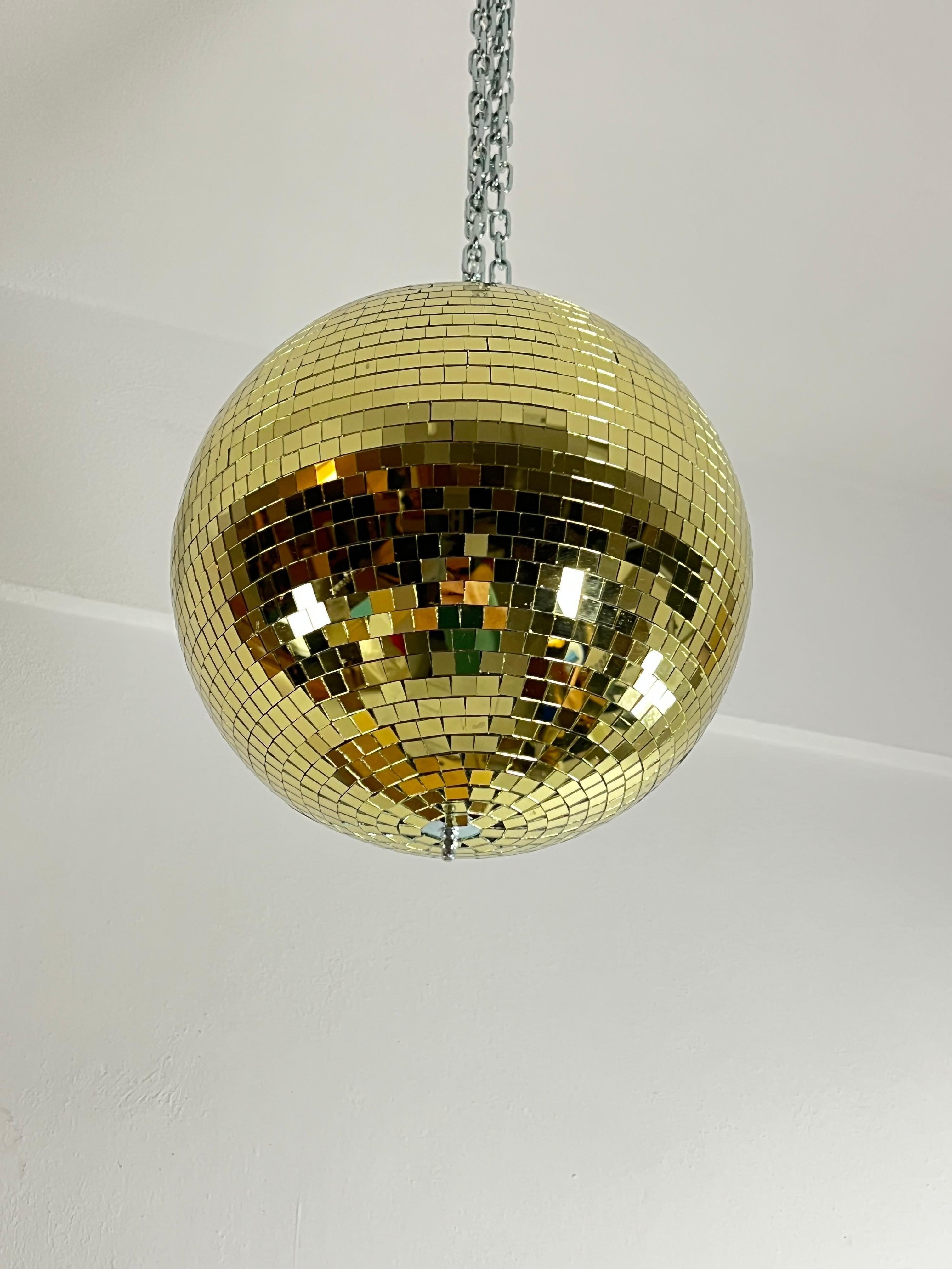 Goldener Disco Ball 30 cm Mosaikspiegel, mit Rotor, 1980er Jahre im Zustand „Hervorragend“ im Angebot in Palermo, IT