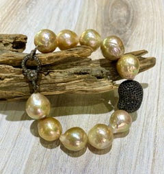 Golden Edison Baroque Pearl Bracelet with Black Spinel