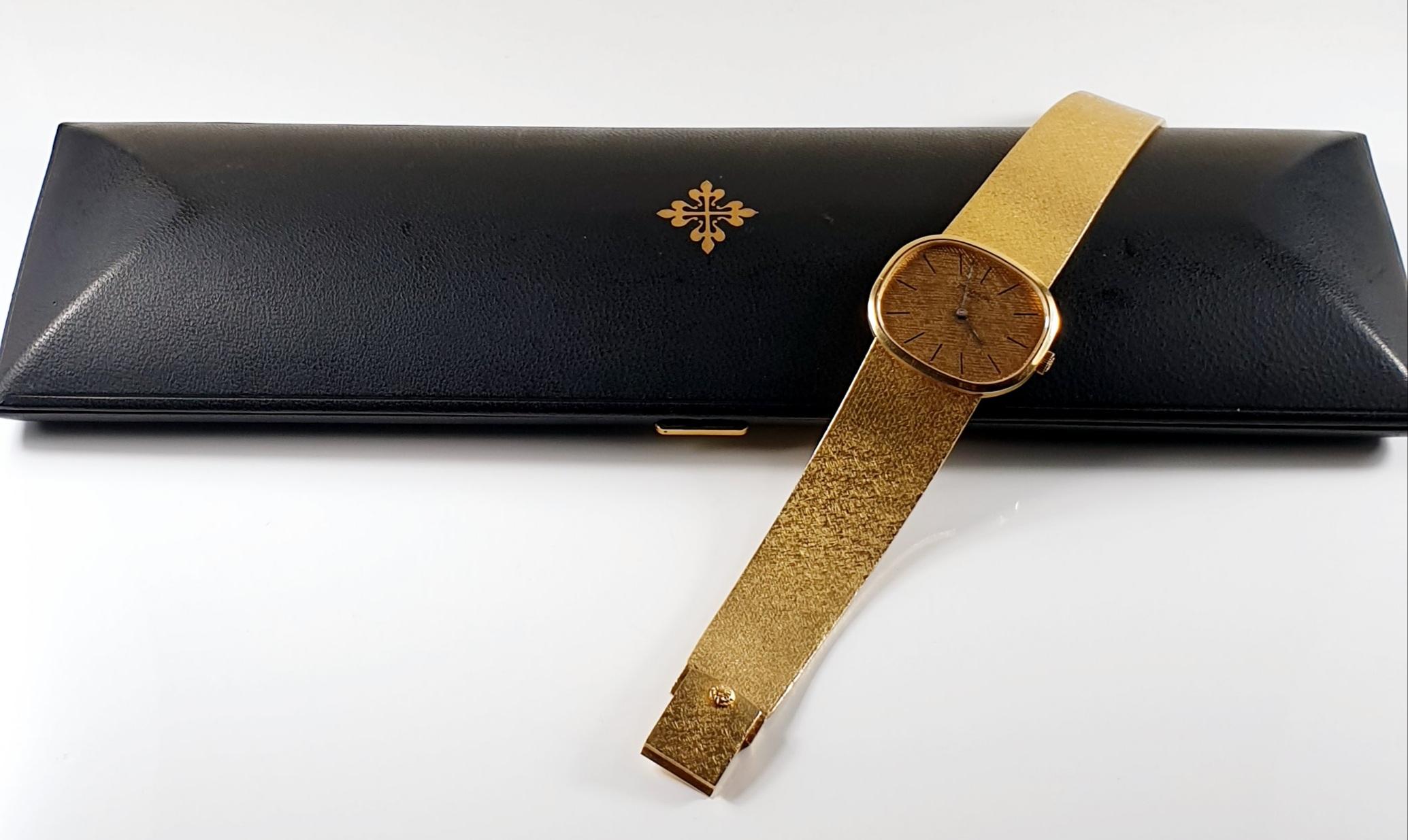 Golden ElipsePatek Philippe Watch Champagne Dial   with original case 1970´s 5