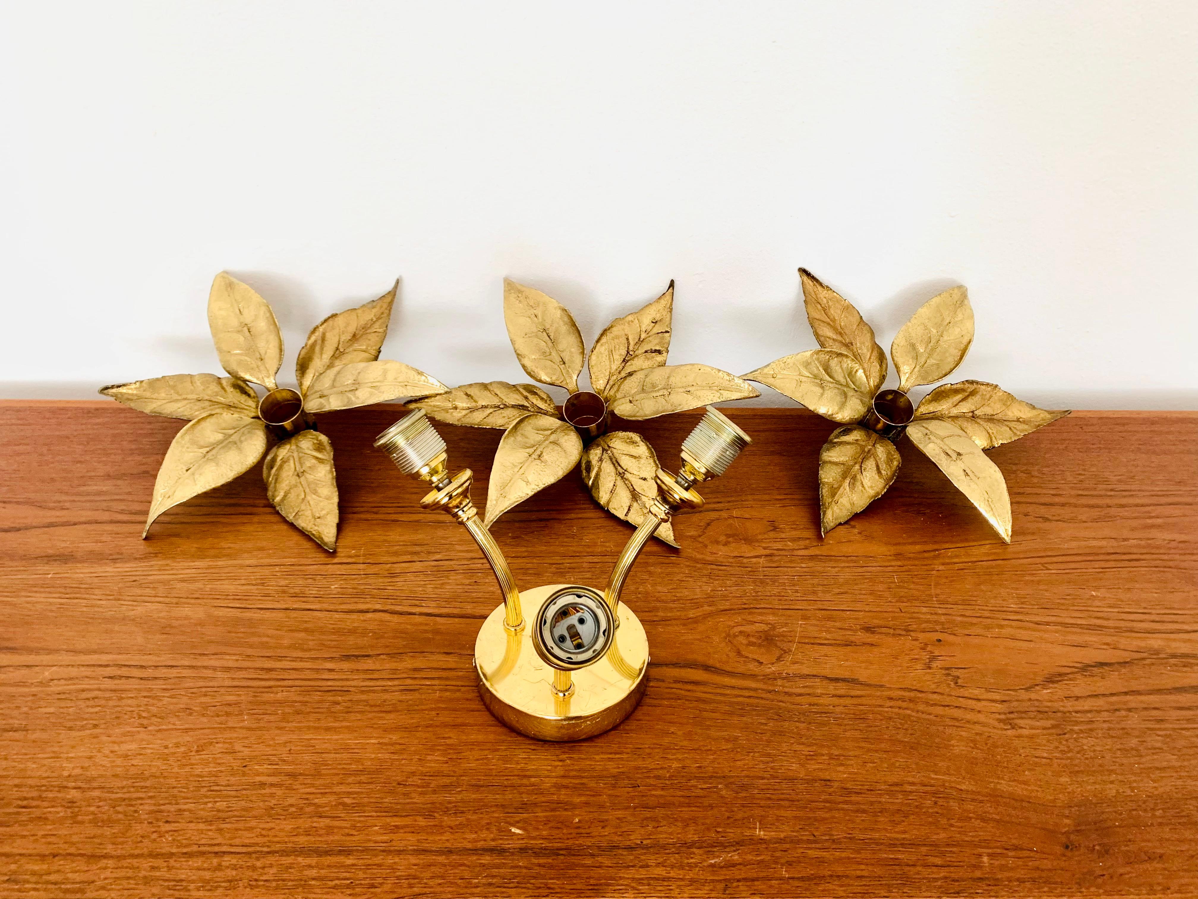 Lampe encastrée Hollywood Regency à fleurs dorées de Willy Daro pour Massive en vente 7
