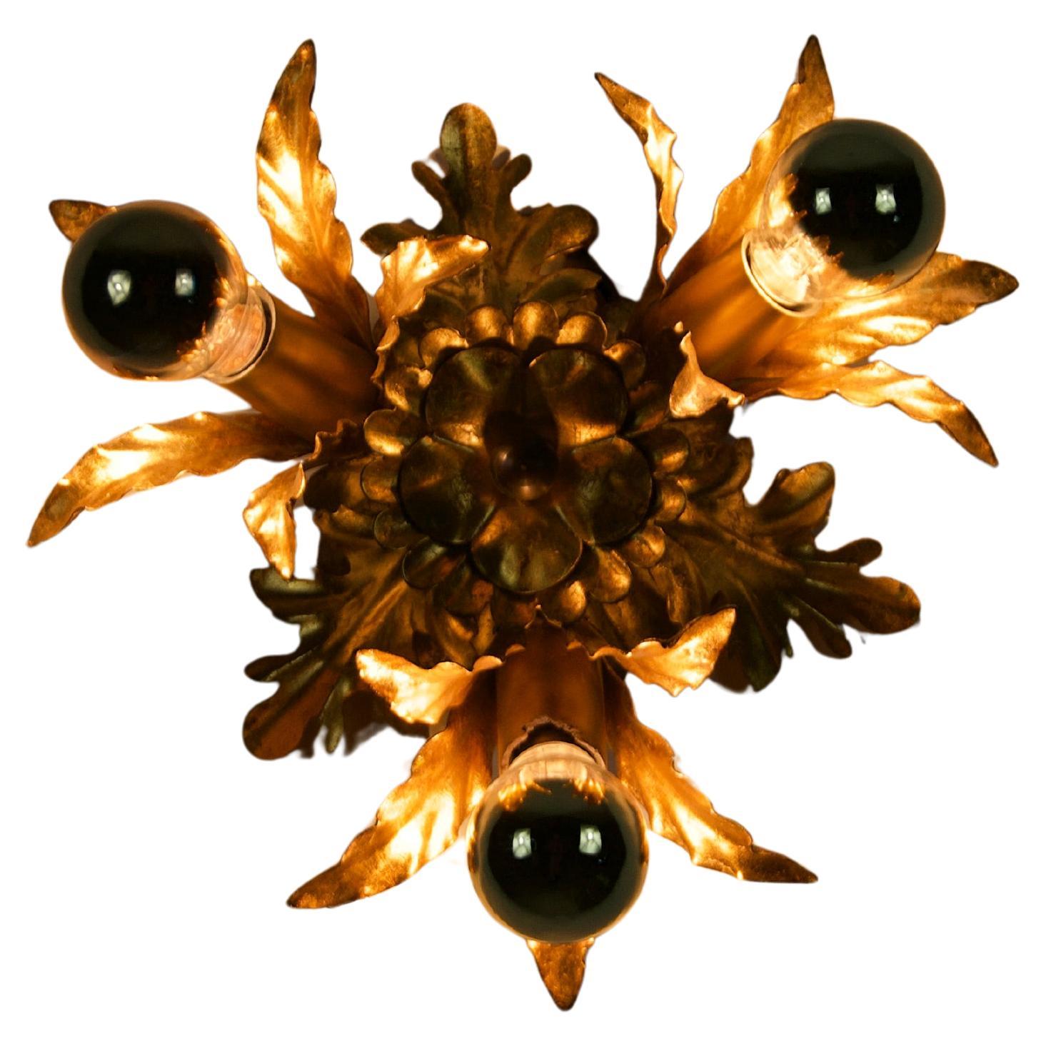 Goldene Florentine Blume Form Flush Mount oder Wandleuchte, Deutschland, 1970er im Angebot