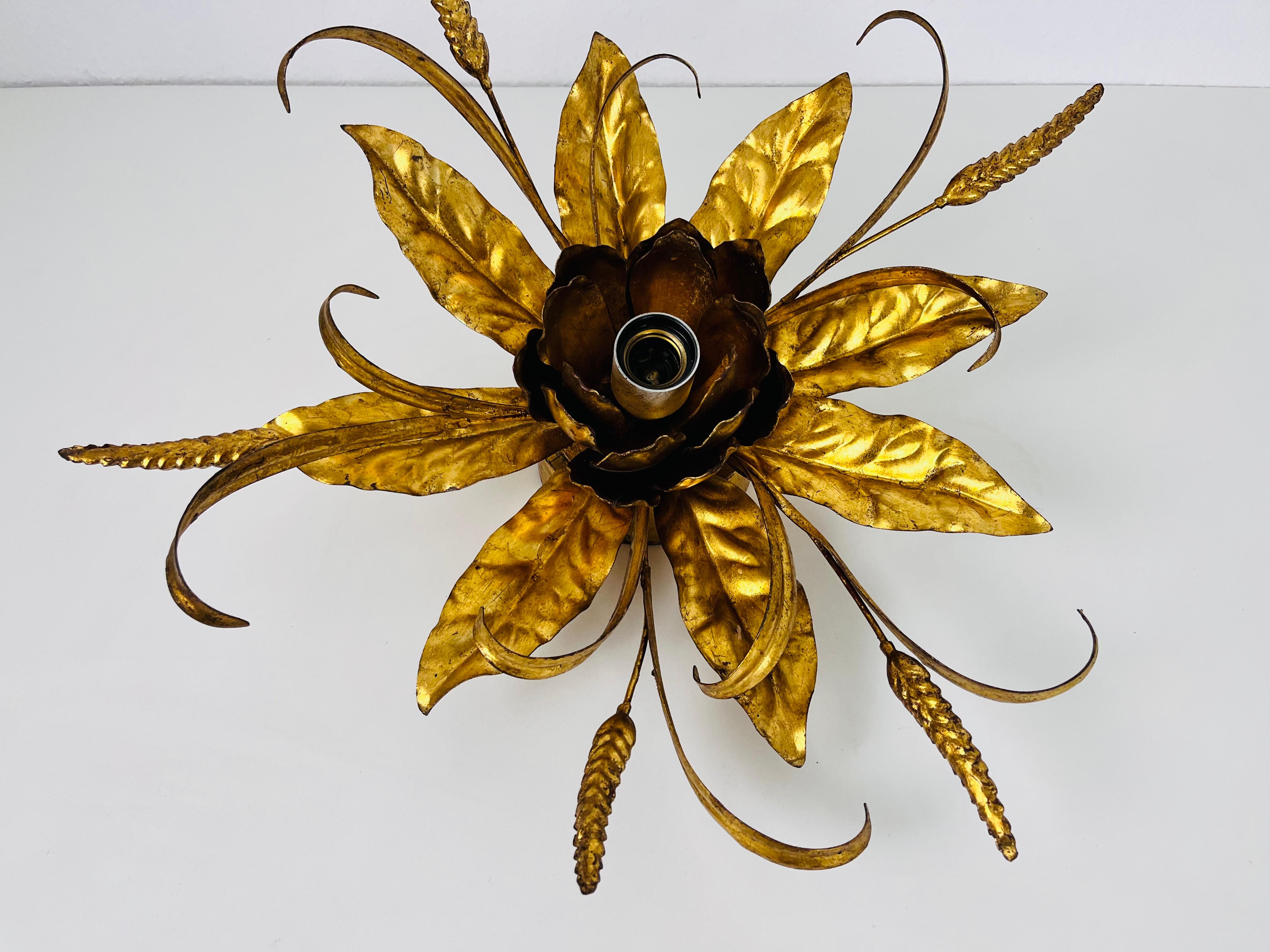 Golden Florentine Flower Shape Flushmount by Hans Kögl, Germany, 1970s In Good Condition For Sale In Hagenbach, DE