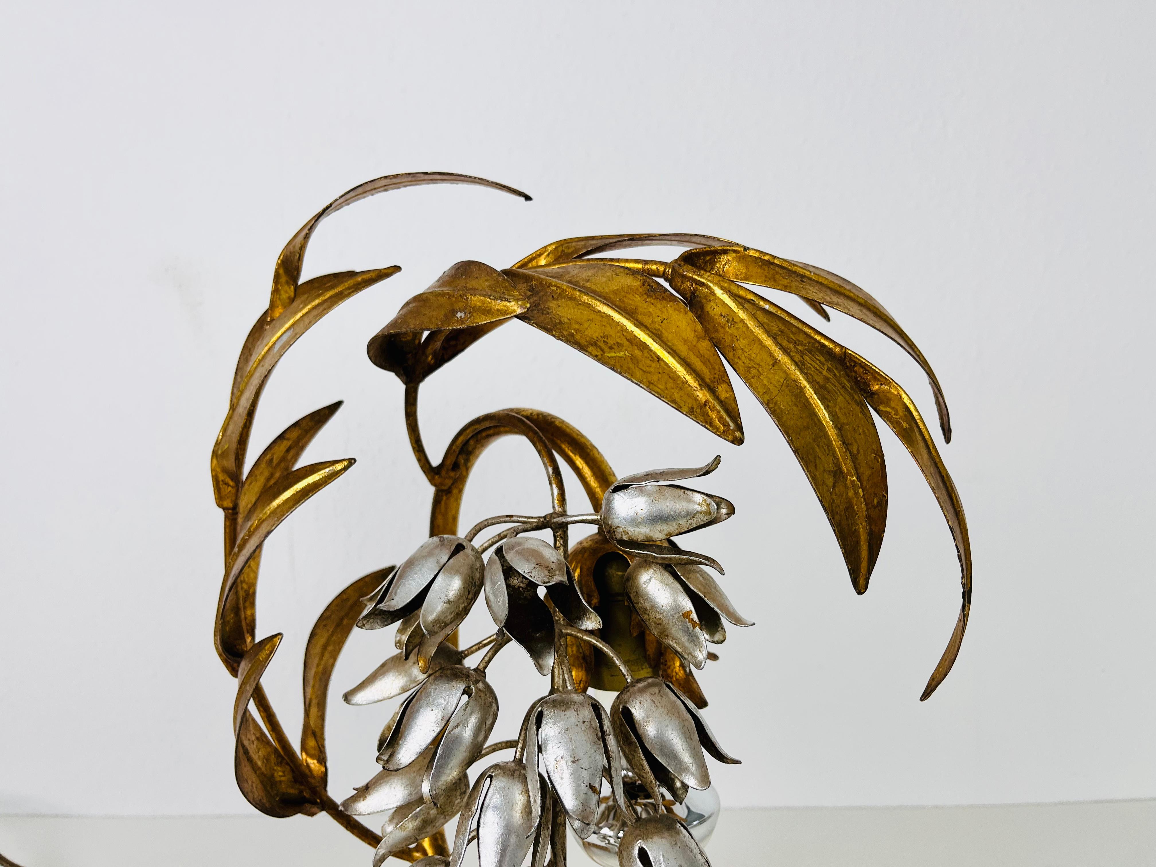 Golden Florentine Flower Shape Table Lamp by Hans Kögl, Germany, 1970s Bon état - En vente à Hagenbach, DE