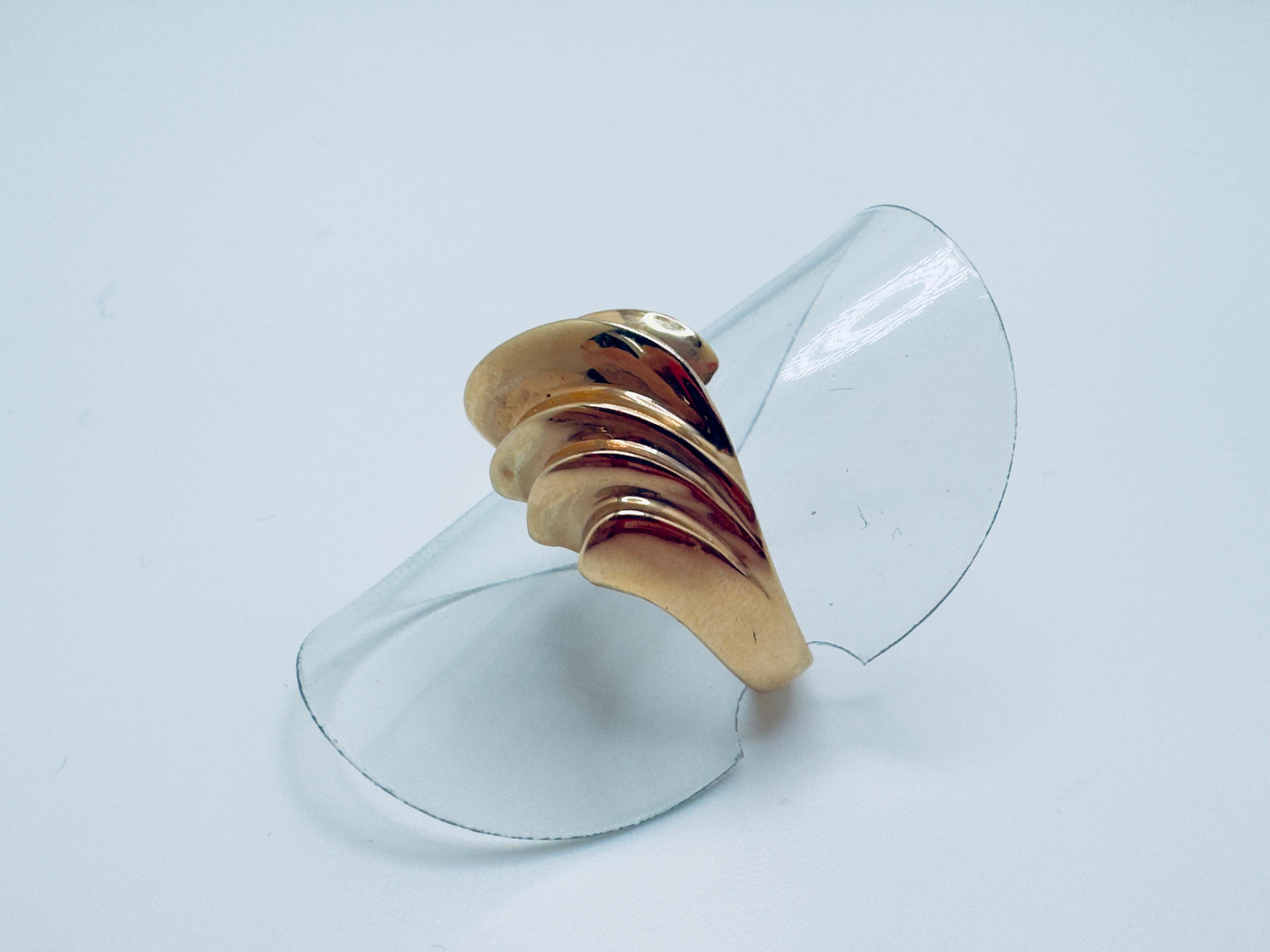 Anello a forma libera Golden Flow in vendita 2