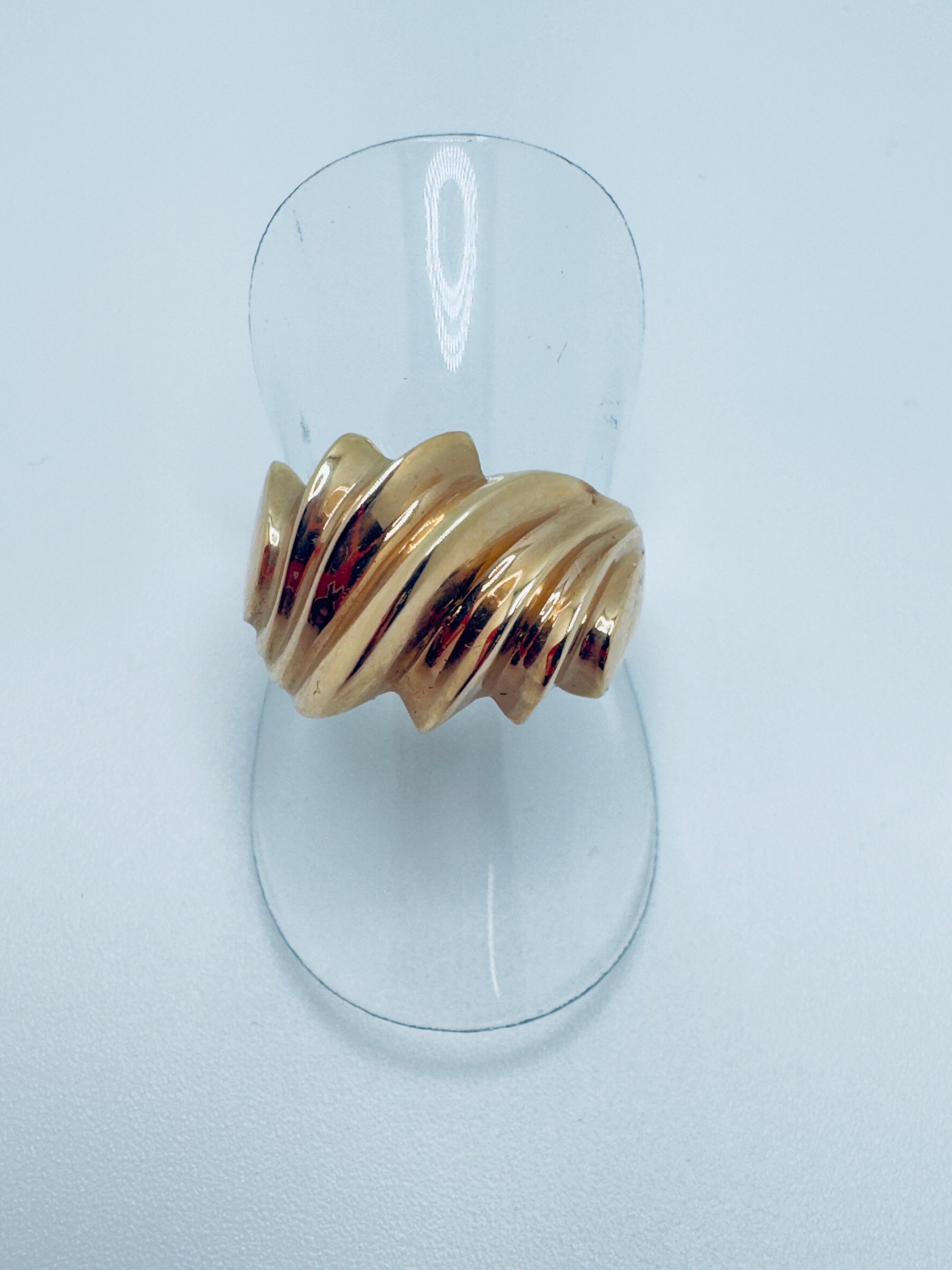 Anello a forma libera Golden Flow in vendita 3