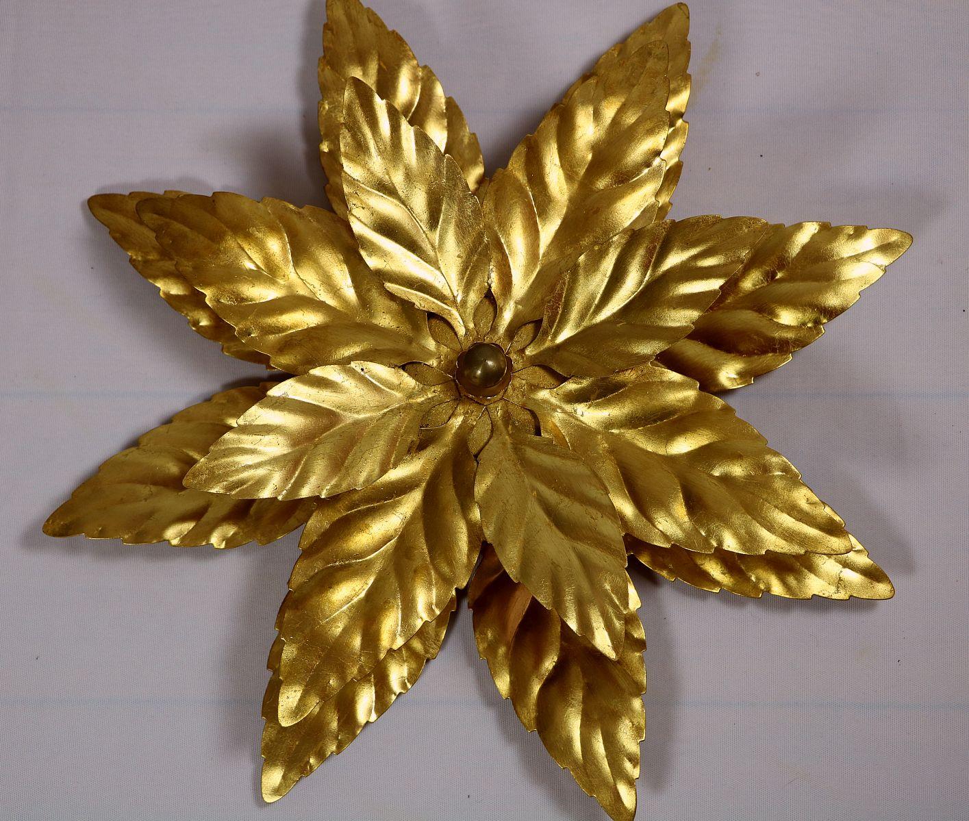 Golden Flower or Leaf Design Wall Light, 1970s, Germany In Good Condition For Sale In Berlin, BE