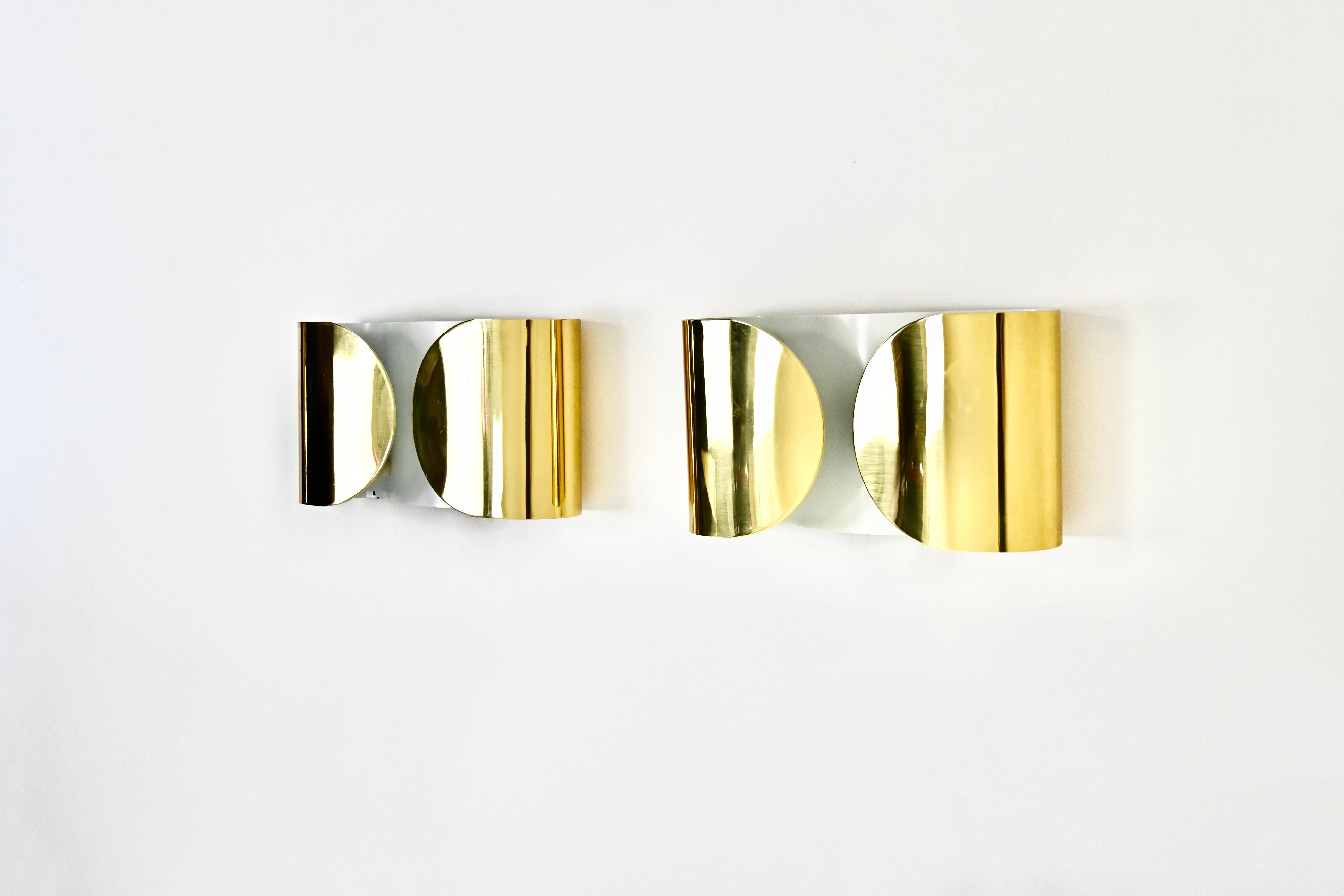 Milieu du XXe siècle Golden Foglio Wall lamps by Tobia & Afra Scarpa for Flos, 1960s, set of 2 en vente