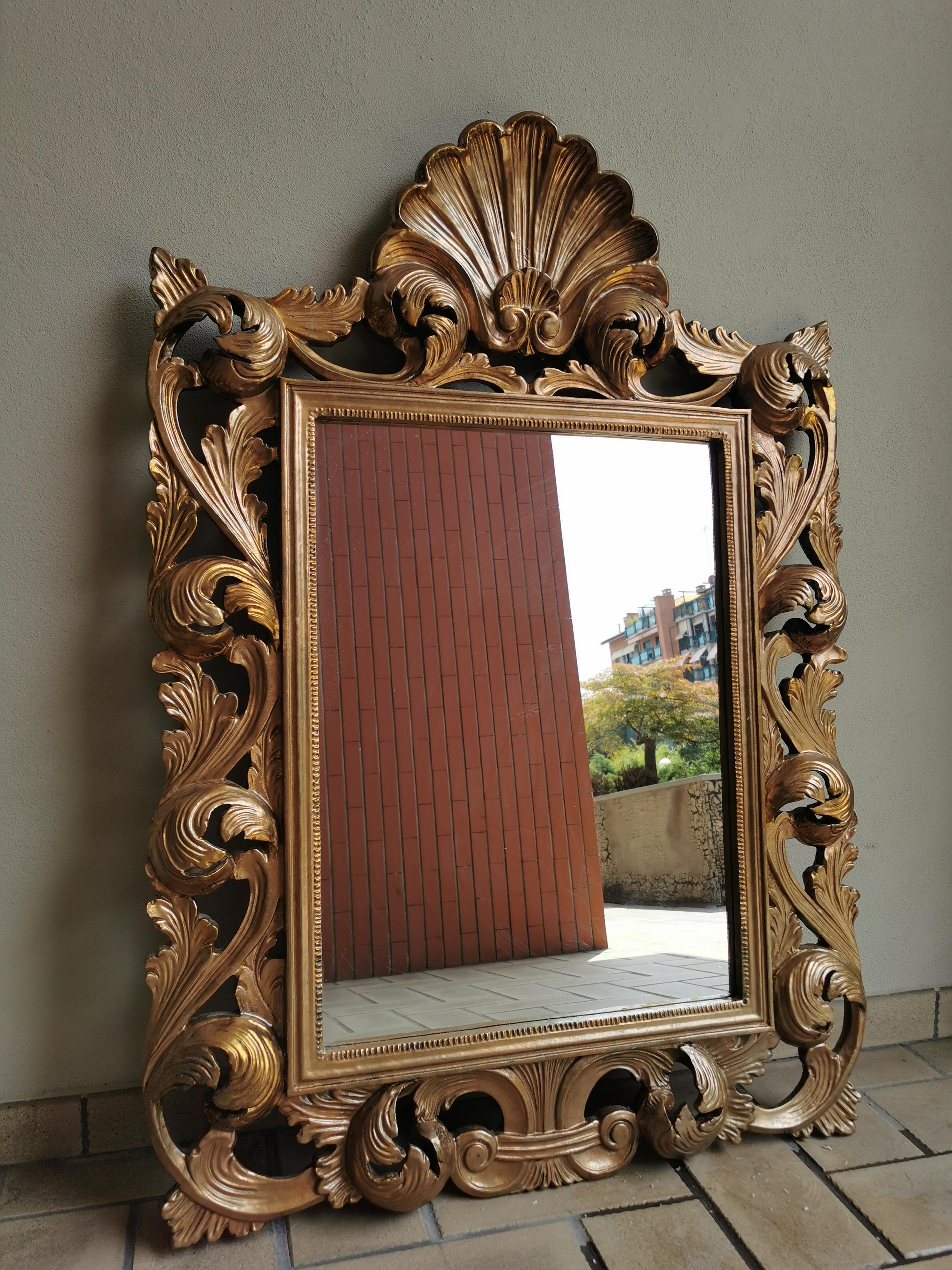 Giltwood Golden Framed Hand Crafted Wood Gilded Wall Mirror Early XX. Century Italy