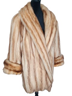 Manteau de fourrure de zibeline allemande dorée (Taille 16/ L)
