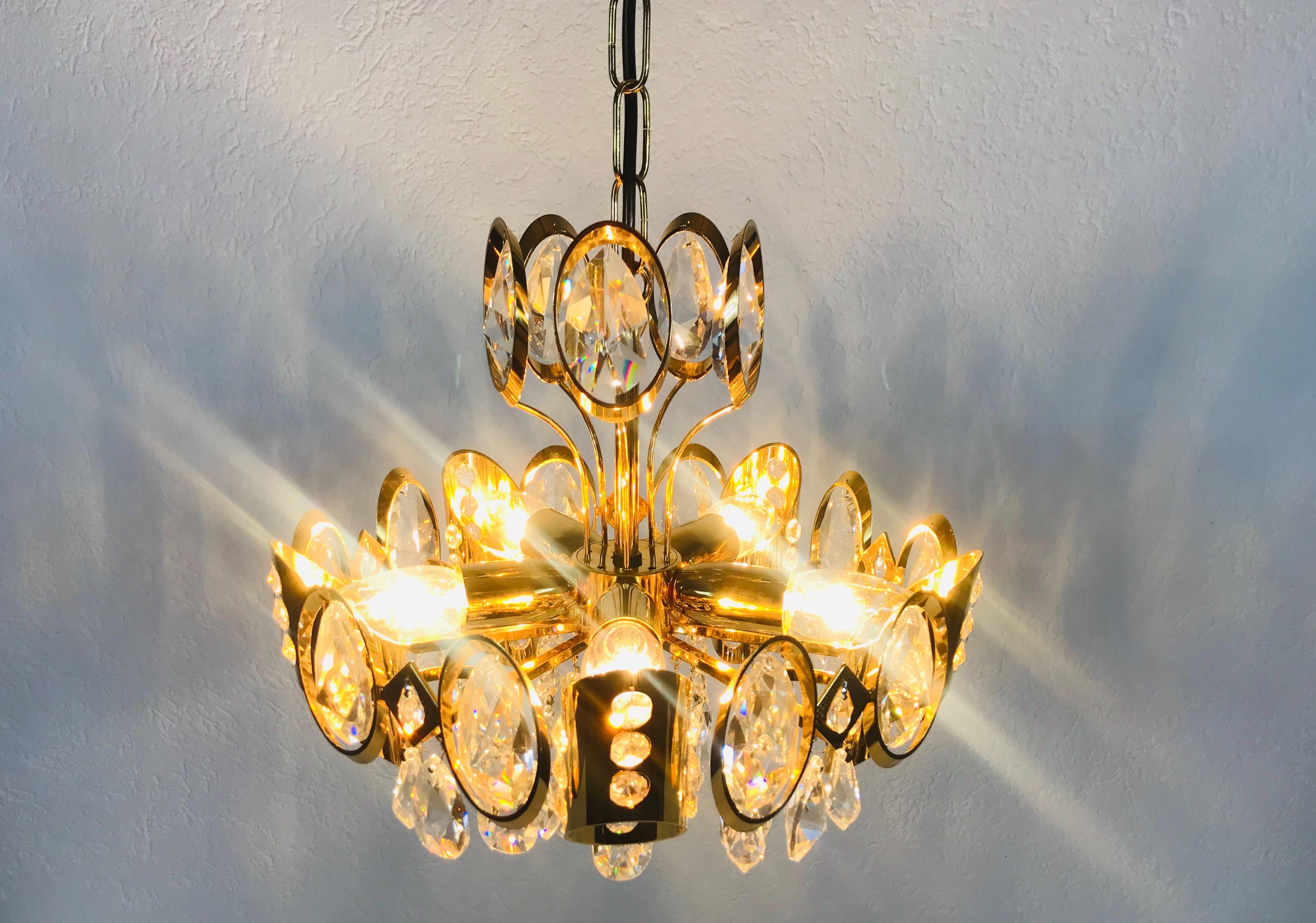 Golden Gilded Brass and Crystal Glass Chandelier by Palwa, Germany, 1960s In Good Condition For Sale In Hagenbach, DE