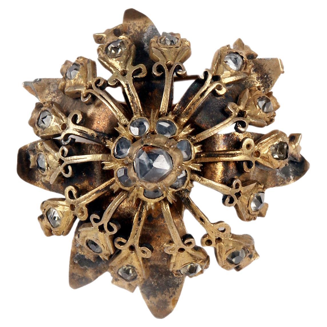 Golden gilt metal brooch with rose cut diamonds, India end of 19th century. For Sale
