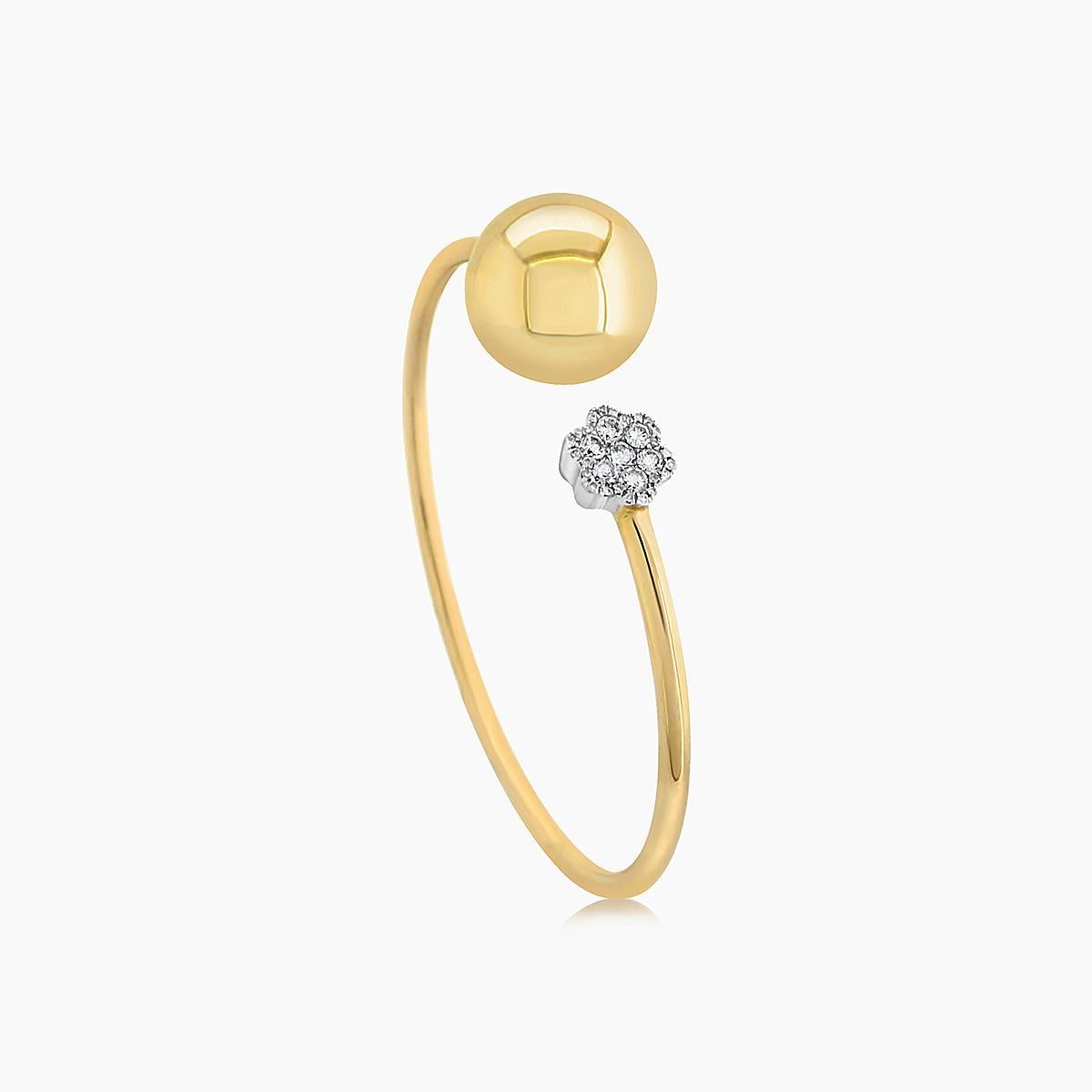 Ball Cut Golden Globe White Diamond 18K Yellow Gold Ball Bangle Bracelet For Sale