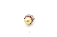 Golden Gold South Sea Pearl and Diamond 18 Karat Yellow Gold Ring with Ruby Trim