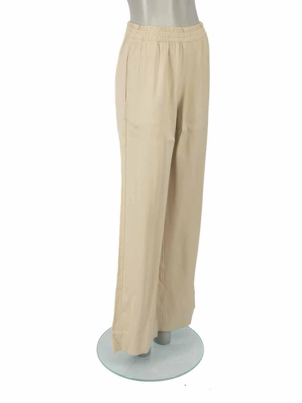 CONDITION is Very good. Minimal wear to trousers is evident. Minimal wear to the front of the left leg with light marks and a pluck to the weave on this used Golden Goose designer resale item.
 
Details
Beige
Viscose
Trousers 
Straight