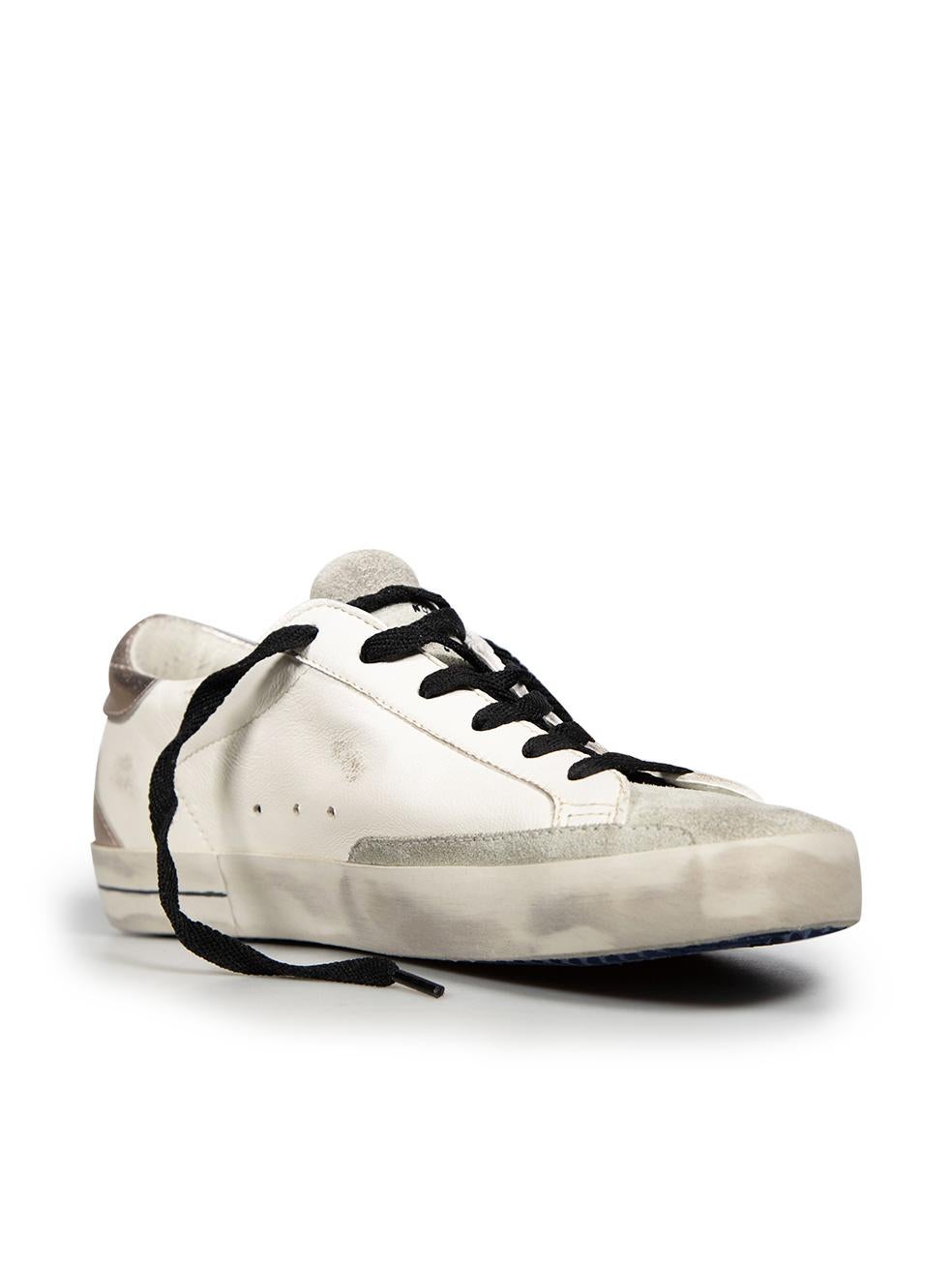 CONDITION is New with tags on this brand new Golden Goose designer item. This item comes with original packaging.
 
 
 
 Details
 
 
 Model: Superstar
 
 GWF00102 F00611511917
 
 Season: FW24
 
 White
 
 Leather
 
 Trainers
 
 Distressed detail
 
