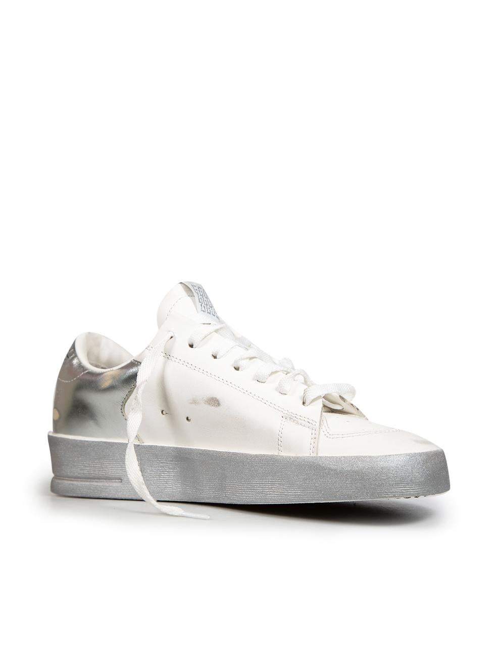 CONDITION is New with tags on this brand new Golden Goosedesigner item. This item comes with original packaging.
 
 
 
 Details
 
 
 Model: Stardan
 
 GWF00128 F00218780185
 
 Season: FW24
 
 White
 
 Leather
 
 Trainers
 
 Distressed detail
 
 Low
