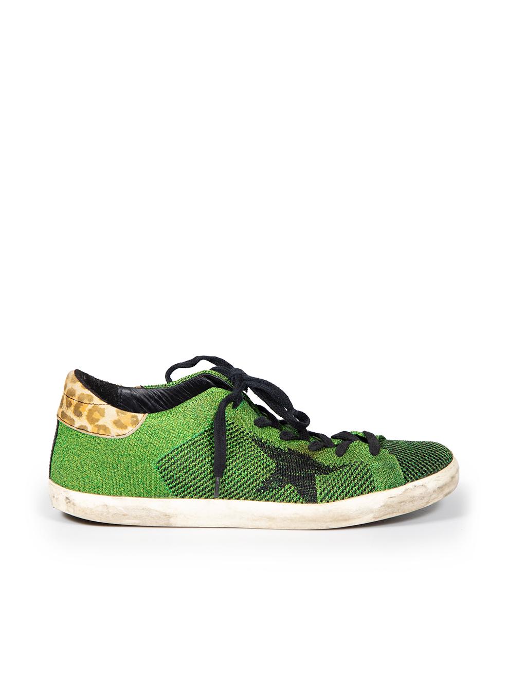 CONDIT ist sehr gut. Kaum sichtbare Abnutzungserscheinungen an den Turnschuhen sind bei diesem gebrauchten Golden Goose Designer Wiederverkaufsartikel zu erkennen. Dieser Artikel wird mit einem originalen Staubbeutel geliefert.
 

 

 

